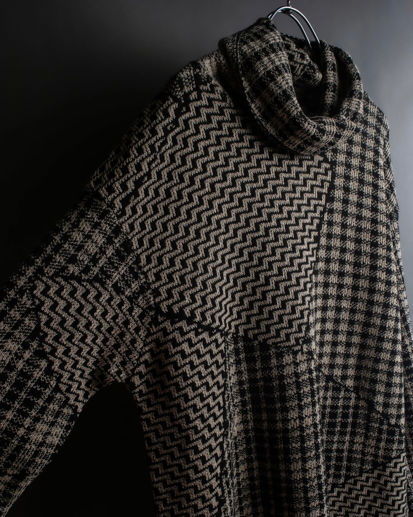 "FENDI" Houndstooth & zigzag pattern turtleneck tunic pullover