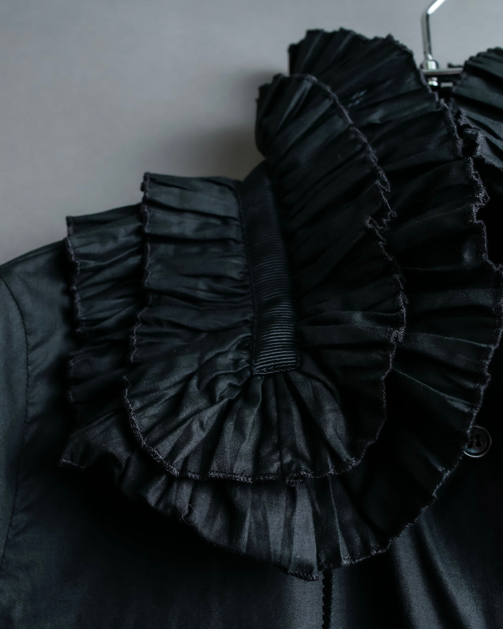 "VIKTOR&ROLF" Special oversized frill dress shirt