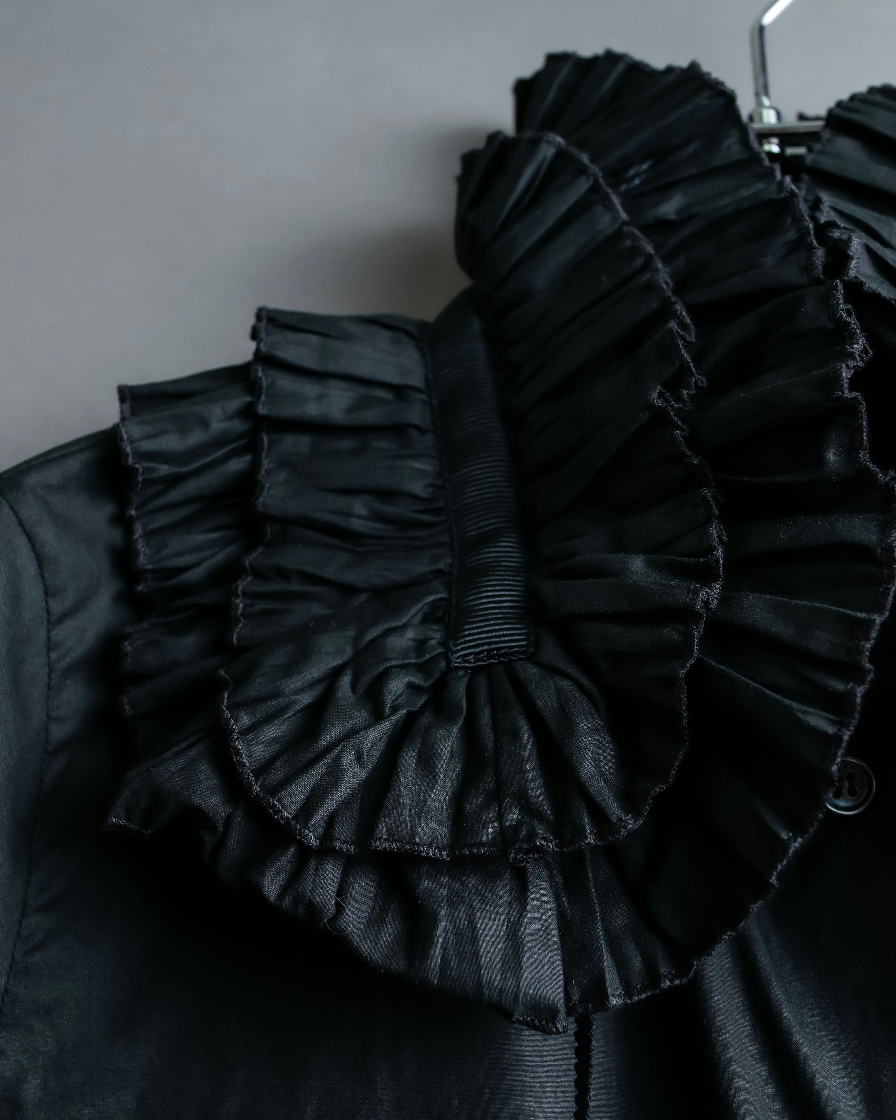 "VIKTOR&ROLF" Special oversized frill dress shirt