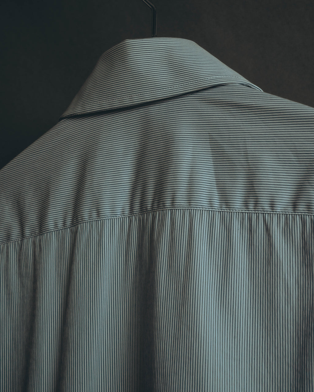 “PRADA” 2010’s fine striped slim-fit shirt