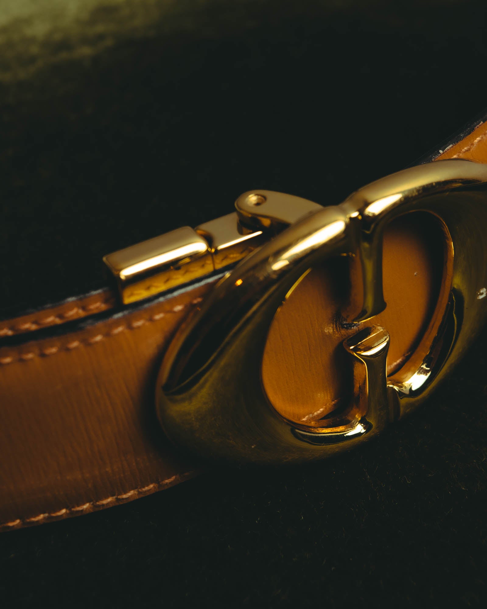 “Gucci” Leather reversible Double G belt
