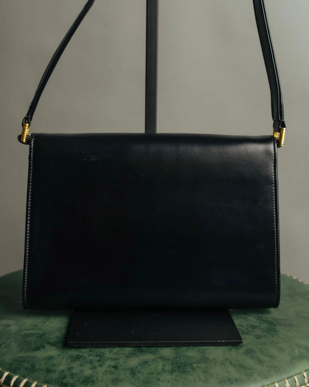 “GUCCI” 80’s-90’s Rope clasp leather shoulder bag