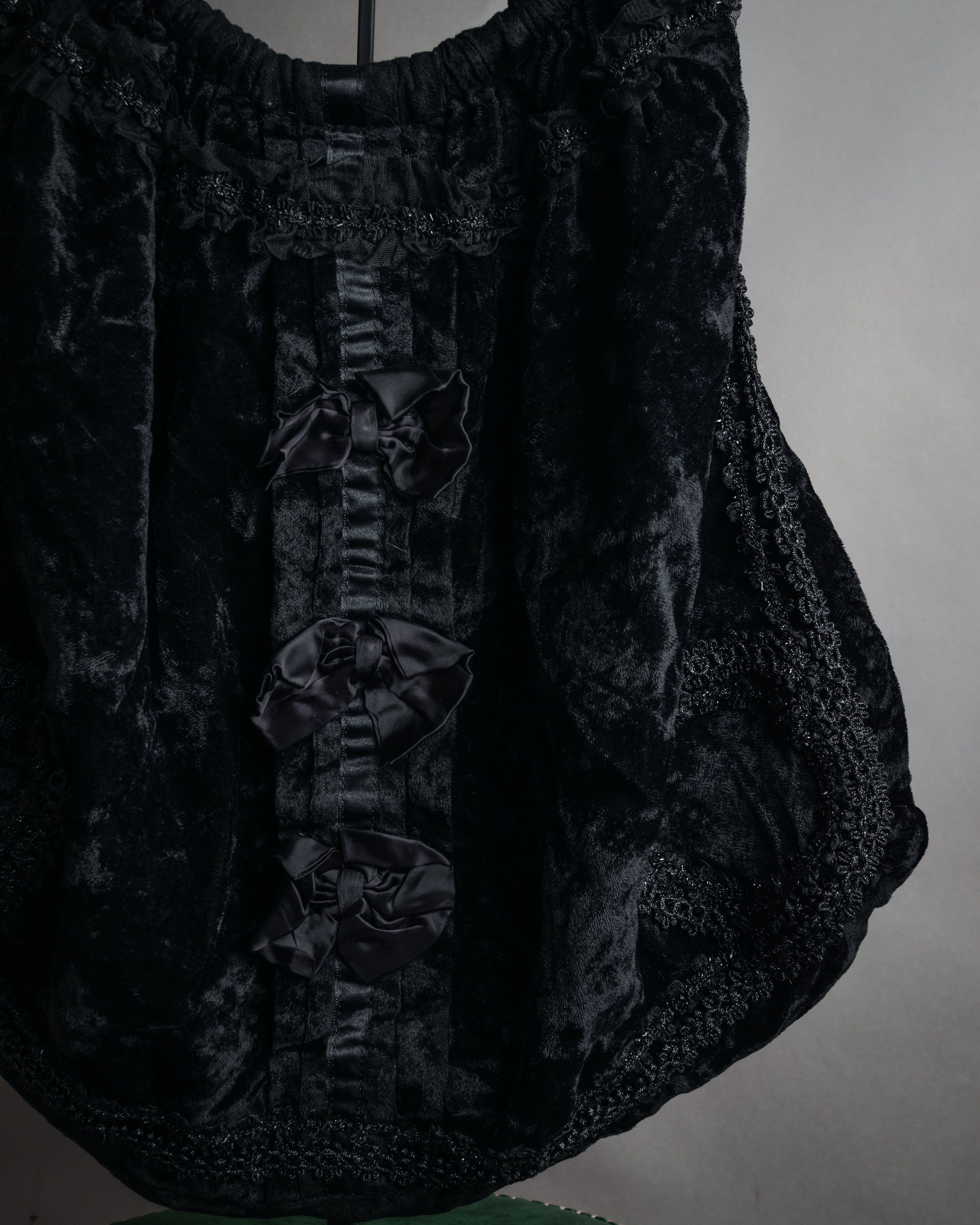“COMME des GARÇONS” 2005 AW Velvet lace circle handle bag