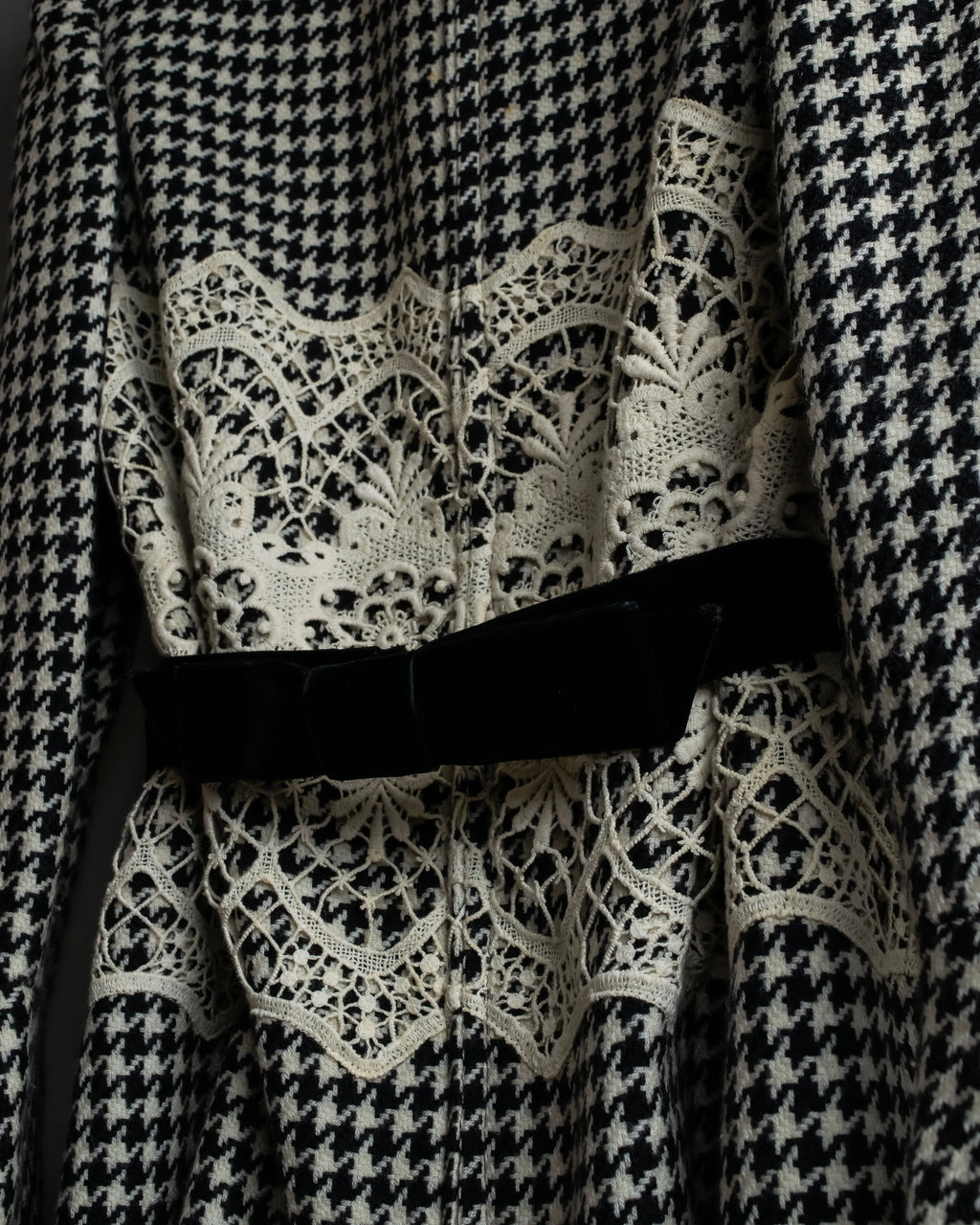 "Valentino Garavani" Houndstooth pattern lace velvet design set up