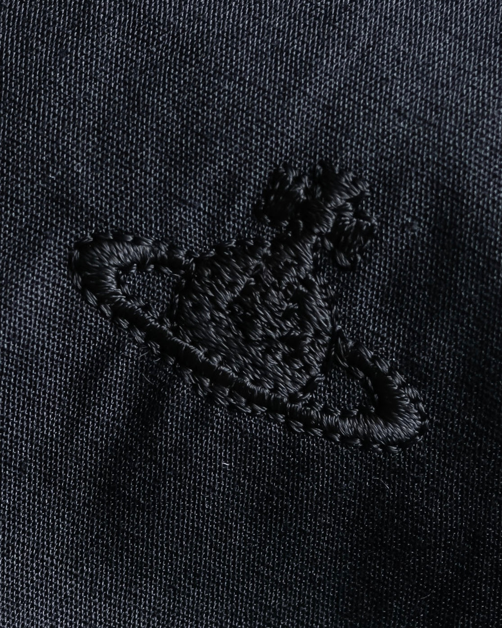 "Vivienne Westwood RED LABEL"
 Draped neck design black cotton shirt