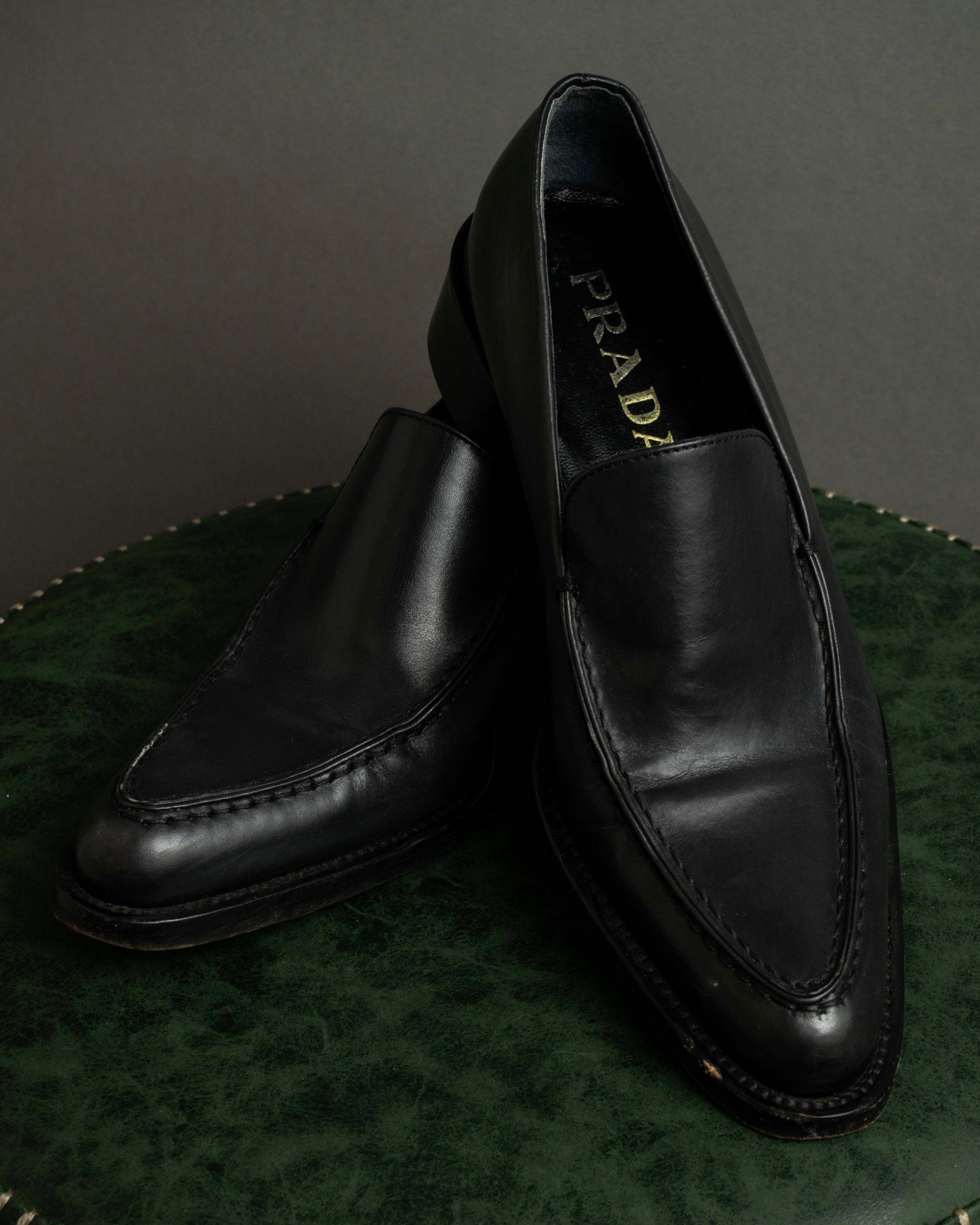 "PRADA" Apron stitch design long nose loafers