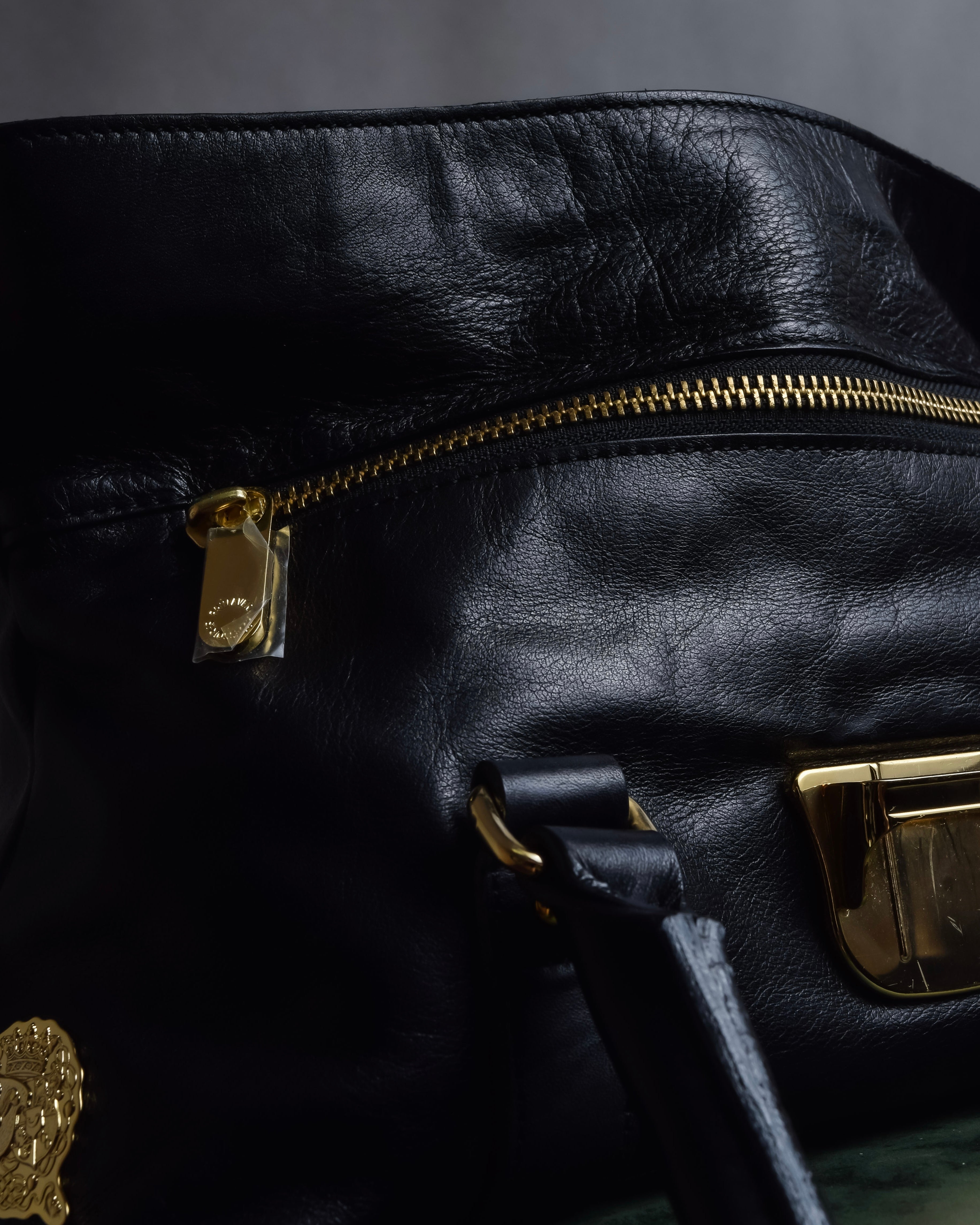 "ADMJ" Gold clasp grain leather shoulder bag