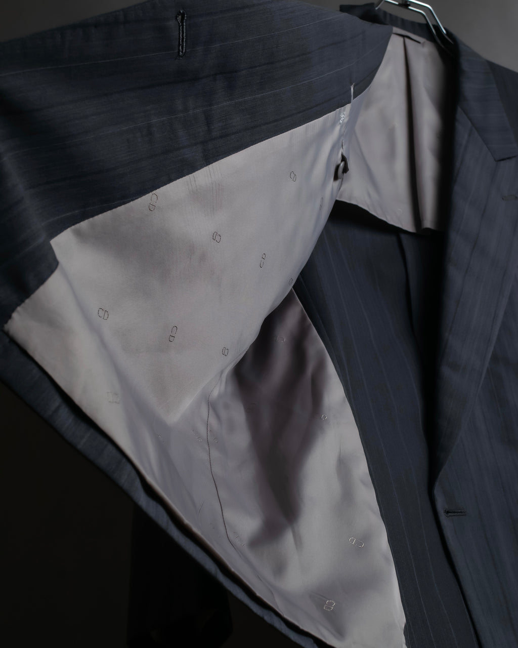 "CHRISTIAN DIOR MONSIEUR" Shadow stripe pattern classical formal detail set up
