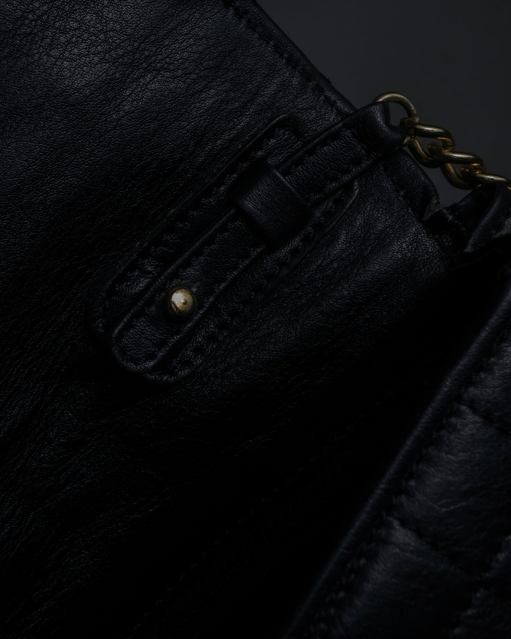 "CELINE" 80's-90's Crest metal fittings design quilted leather bag