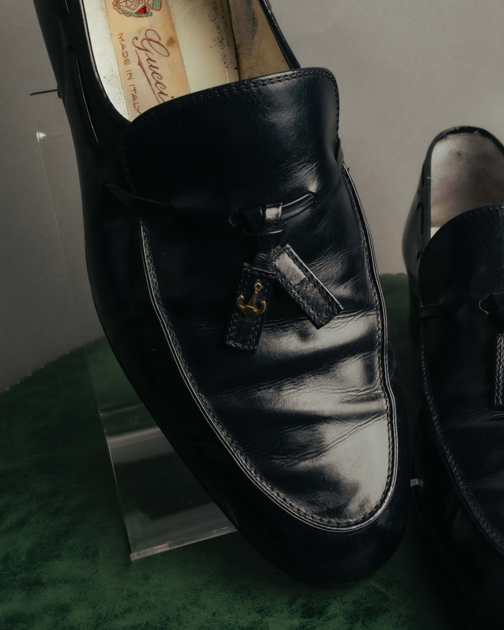 "GUCCI" 80's Vintage anchor motif tassel leather loafers