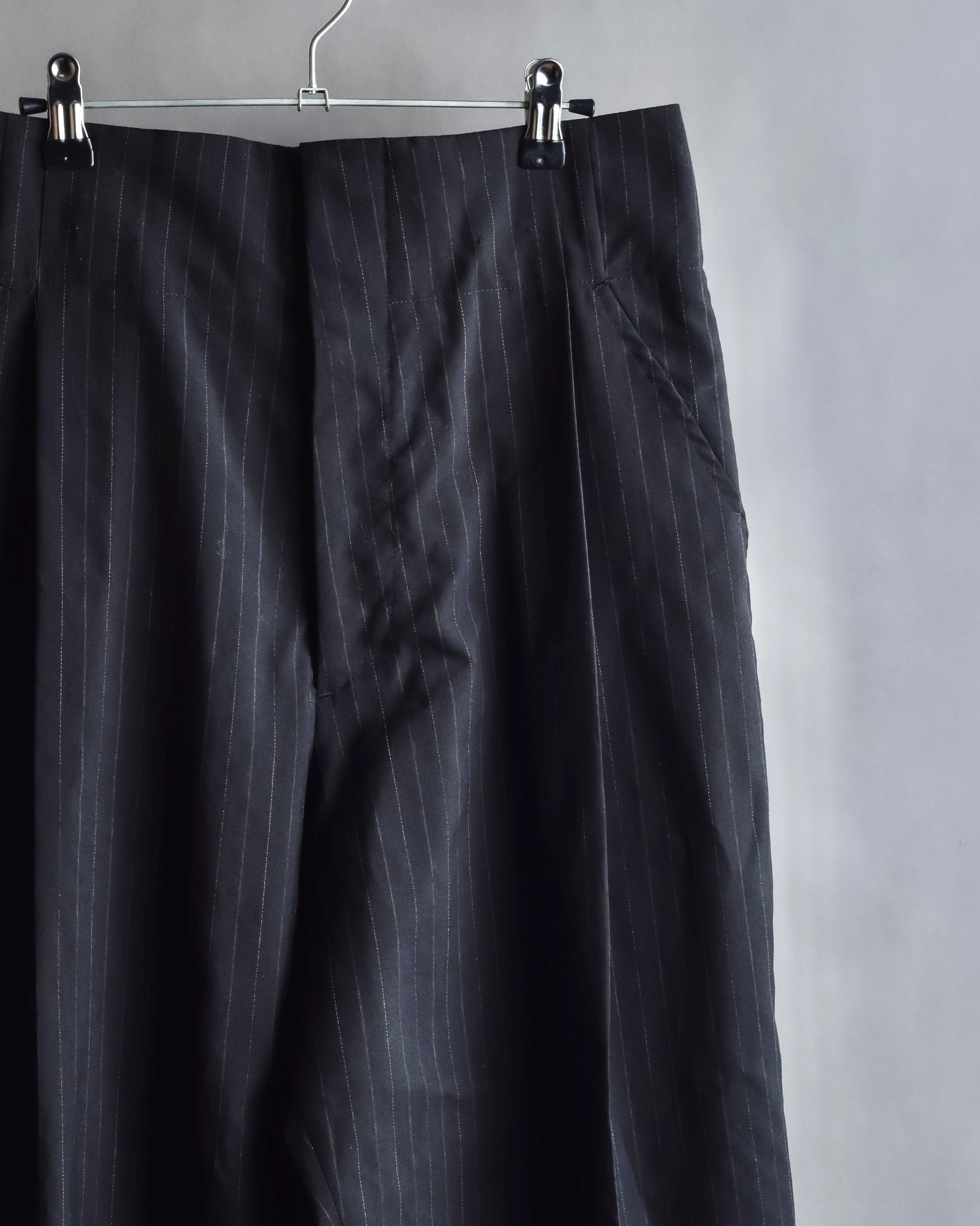 "YOHJI YAMAMOTO FEMME" 10AW Pinstripe pattern tuck wide slacks