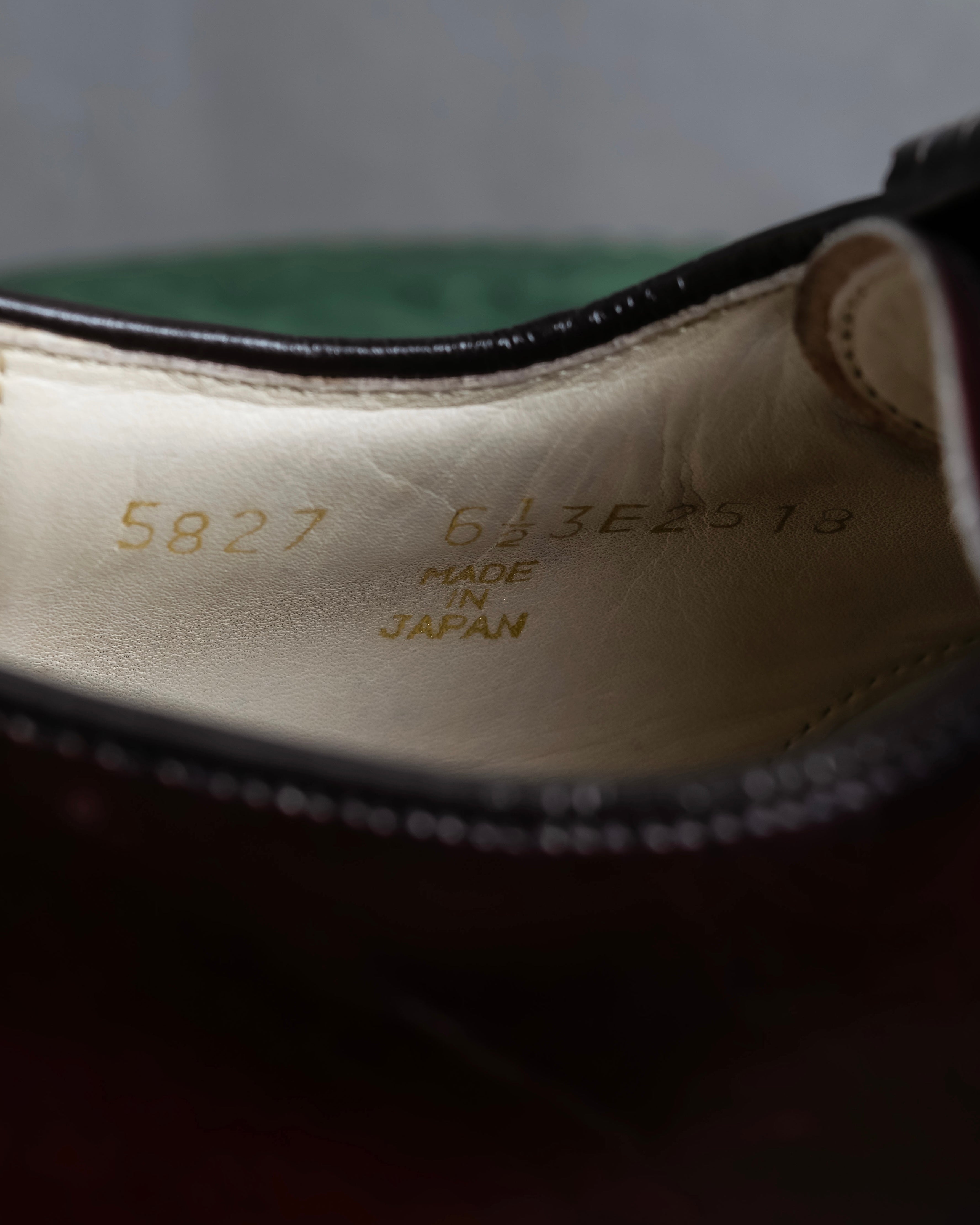 "Johnston & Murphy" Logo engraved fringe design leather shoes