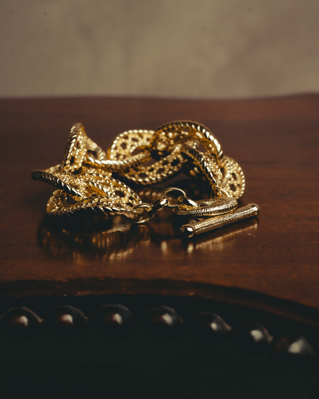 -SPECIAL- “Christian Dior” 70’s-90’s Sculptural openwork gold tone chain bracelet