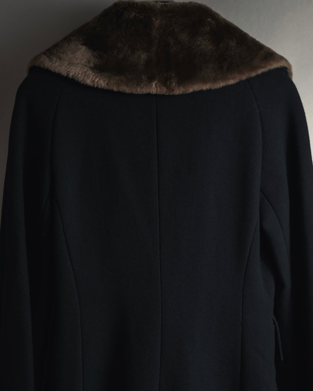 -SPECIAL- "Max Mara"
90’s Detachable fur collar virgin wool long coat