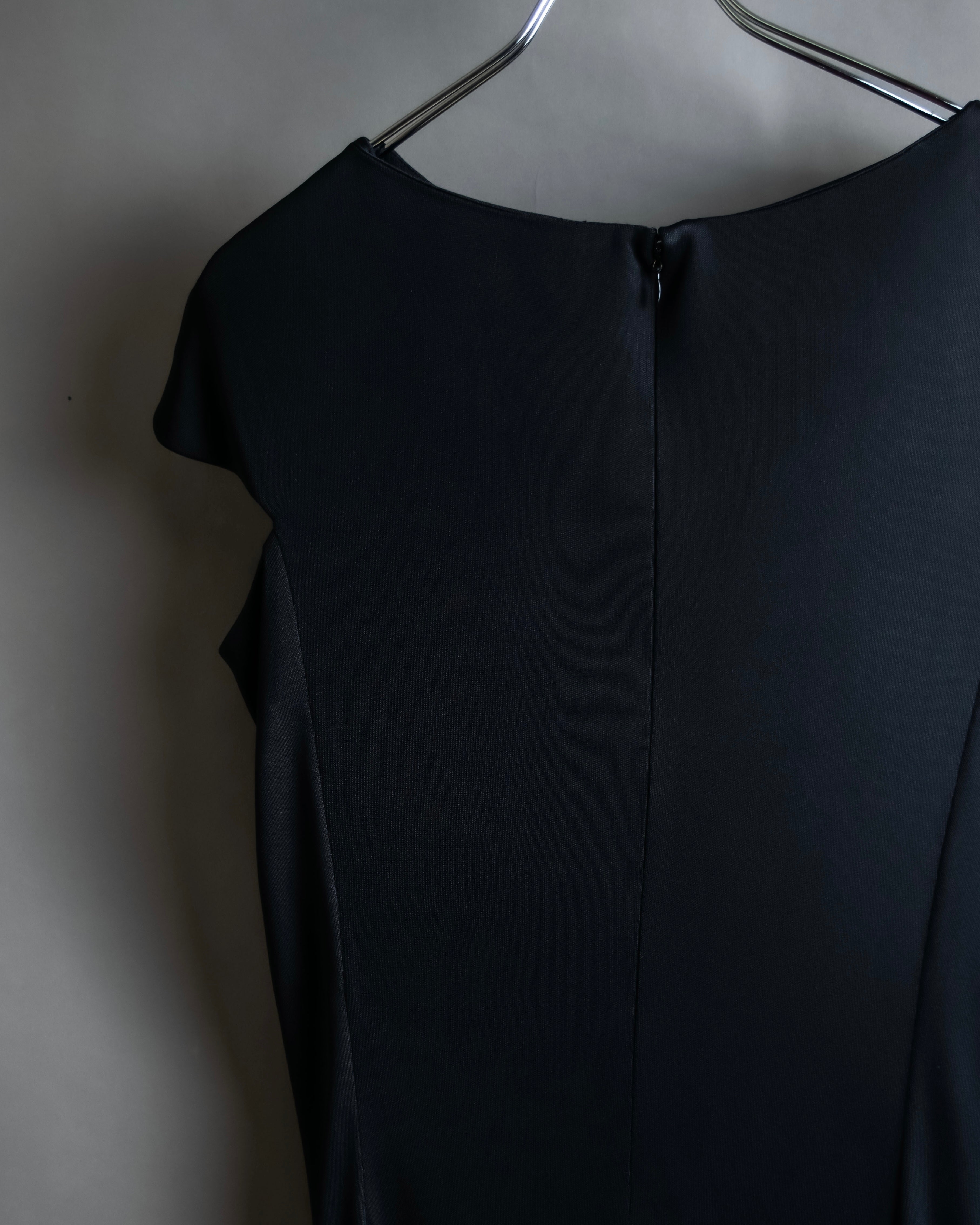 "CELINE" Gathered design vertical line dress