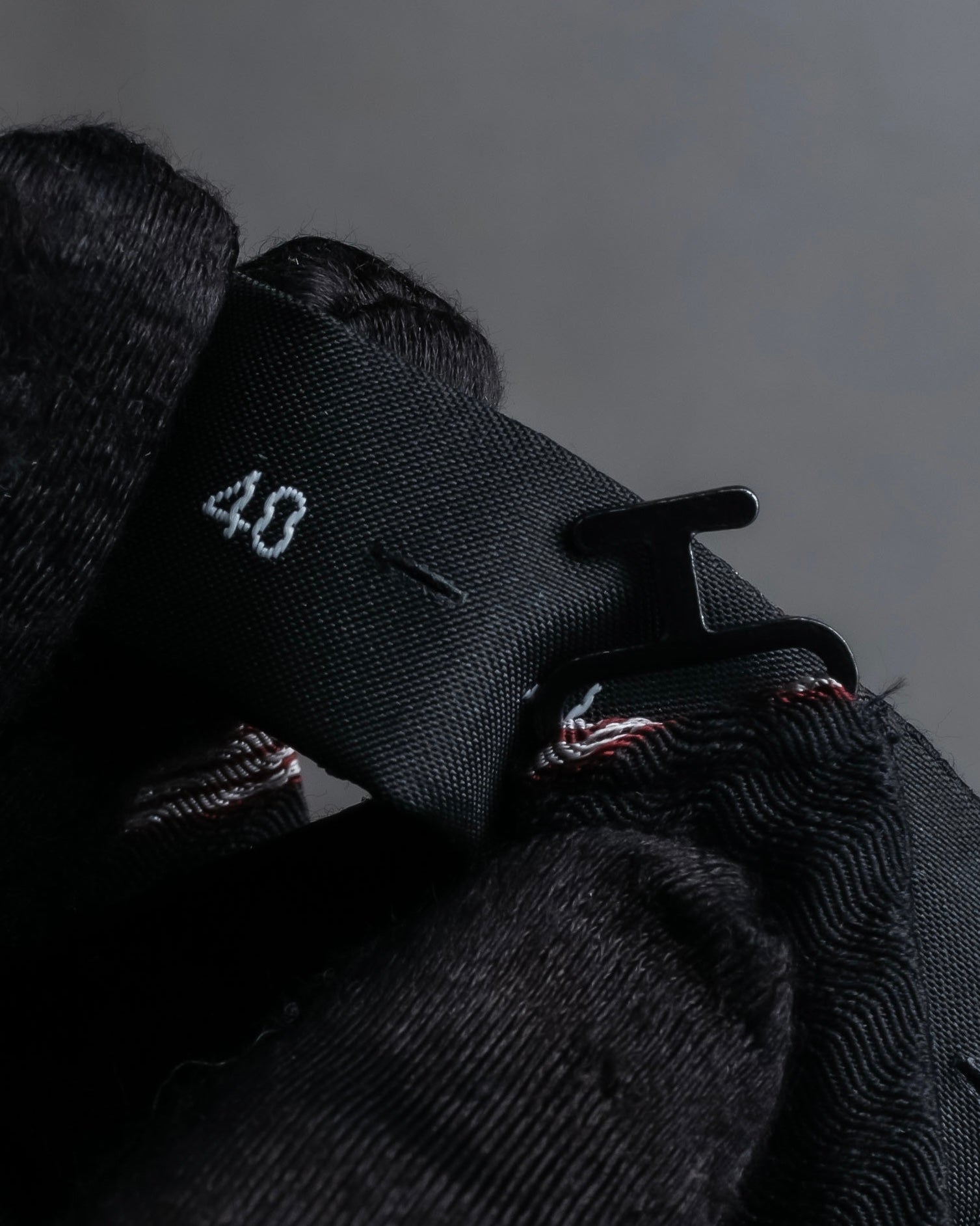 "DRIES VAN NOTTEN" Herringbone striped silk bow tie