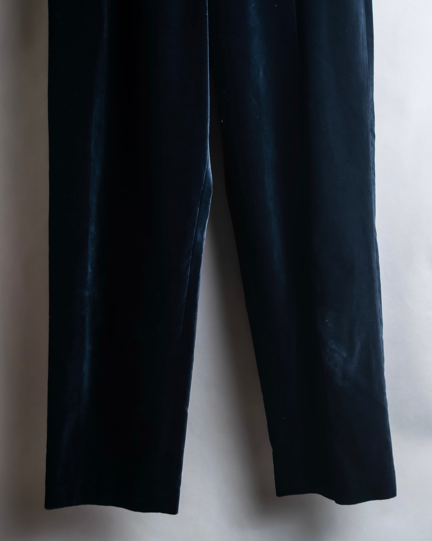 "DRIES VAN NOTTEN" Beautiful velvet straight line slacks