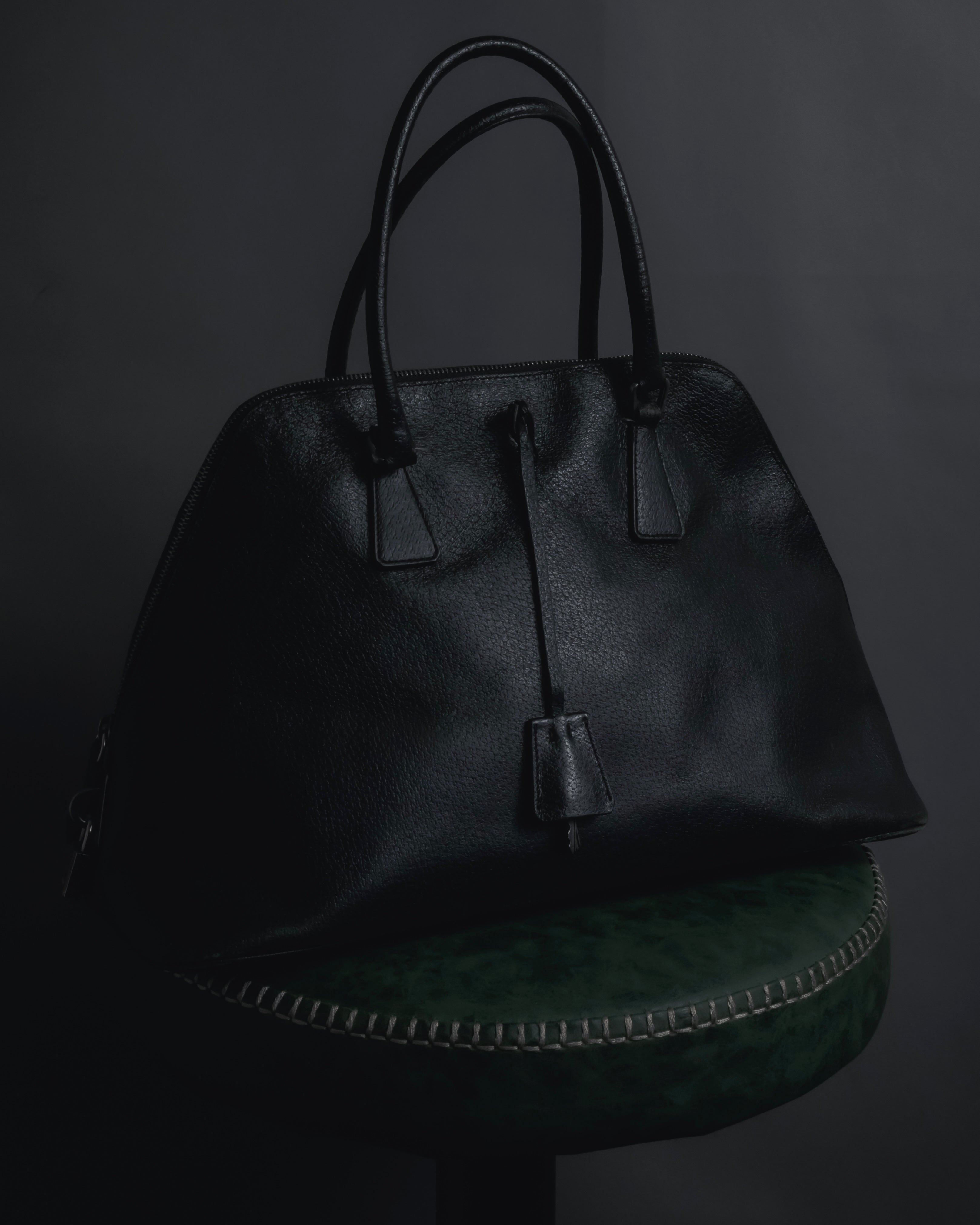 "PRADA" 90’s-00’s Vitello daino leather doctor bag