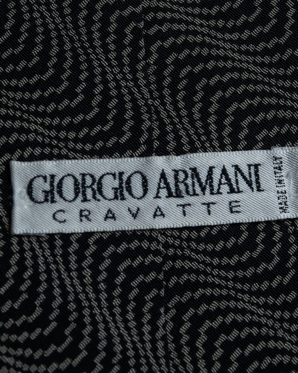 "GIORGIO ARMANI" Finely swaying wave pattern necktie