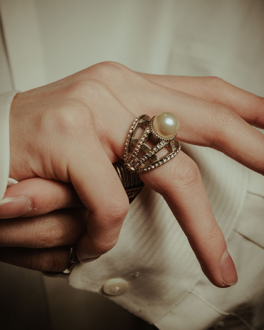–SPECIAL– "CHANEL" 2016AW Pearl cage pavé statement ring