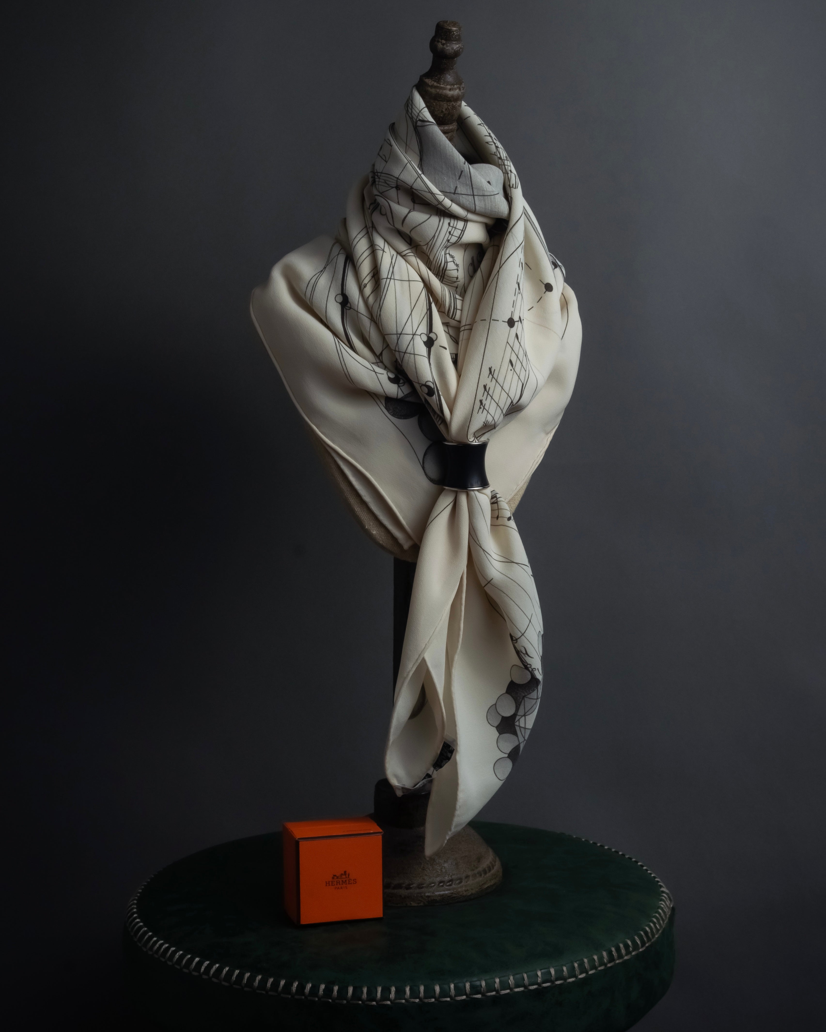 "HERMES" Drum-shaped calf leather scarf ring