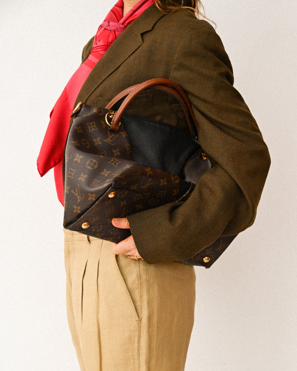 VINTAGE/ Beautiful Olive Colored Single Breasted 3B Tailored Jacket