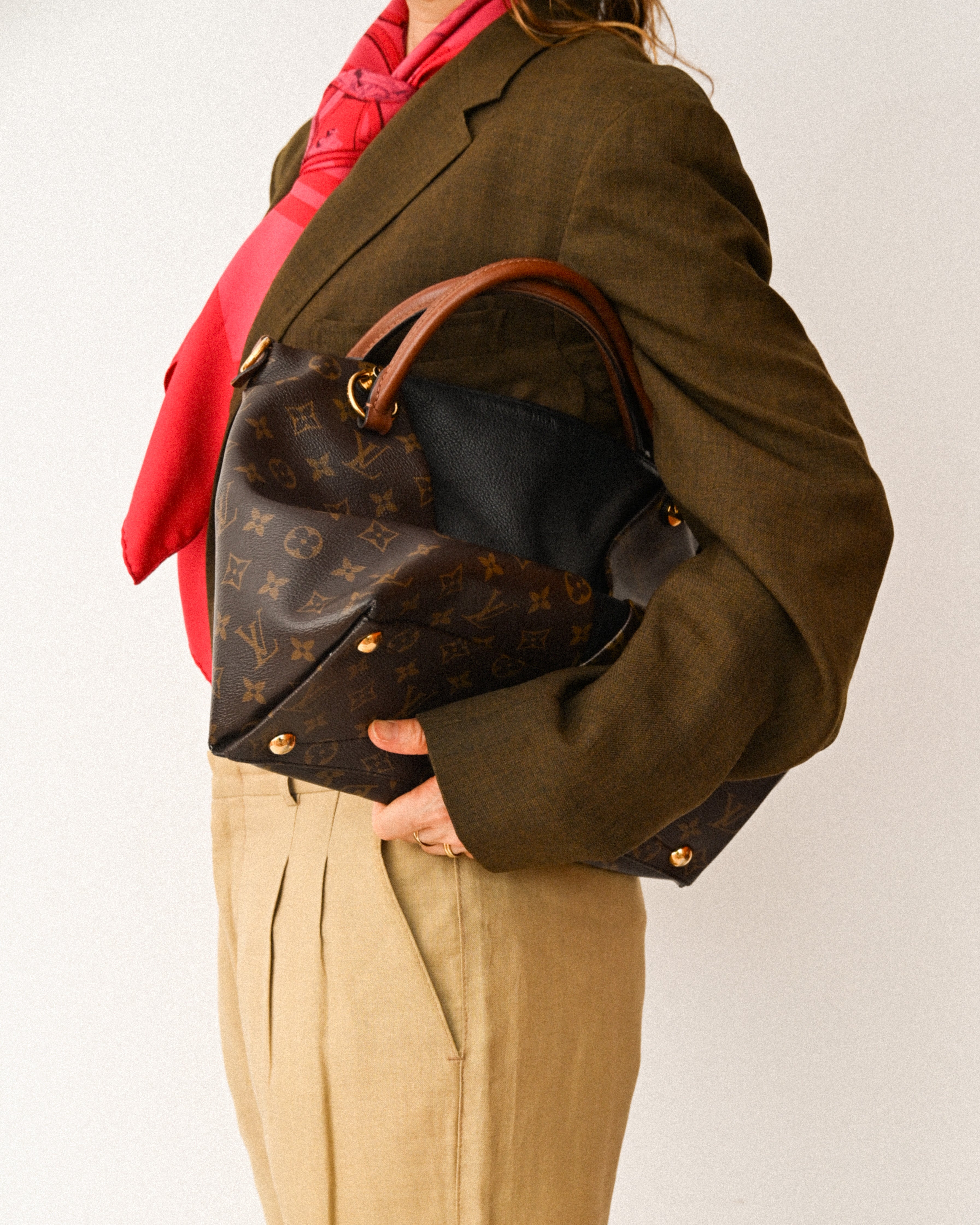 VINTAGE/ Beautiful Olive Colored Single Breasted 3B Tailored Jacket