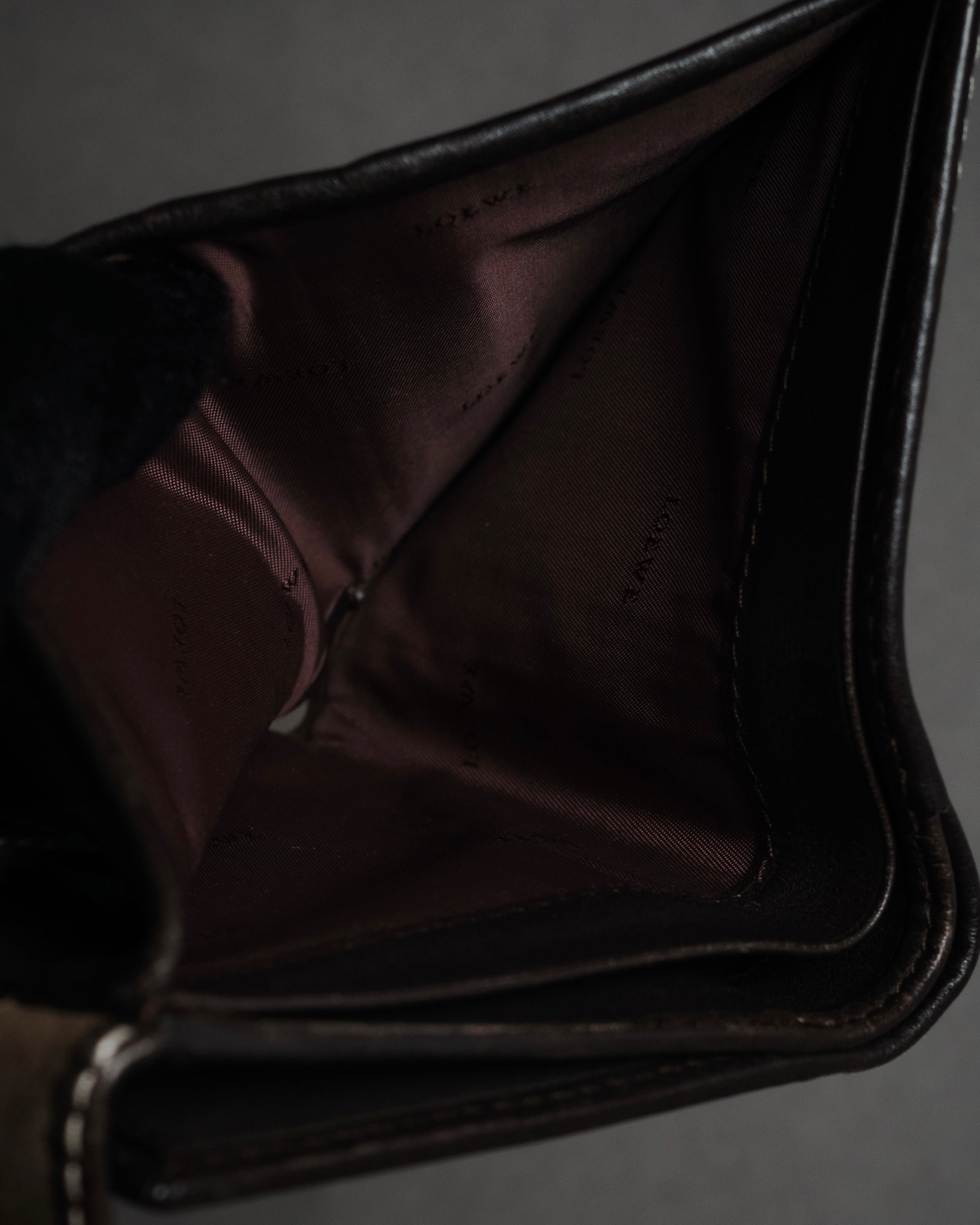 "LOEWE" 90’s-00’s suede anagram compact wallet