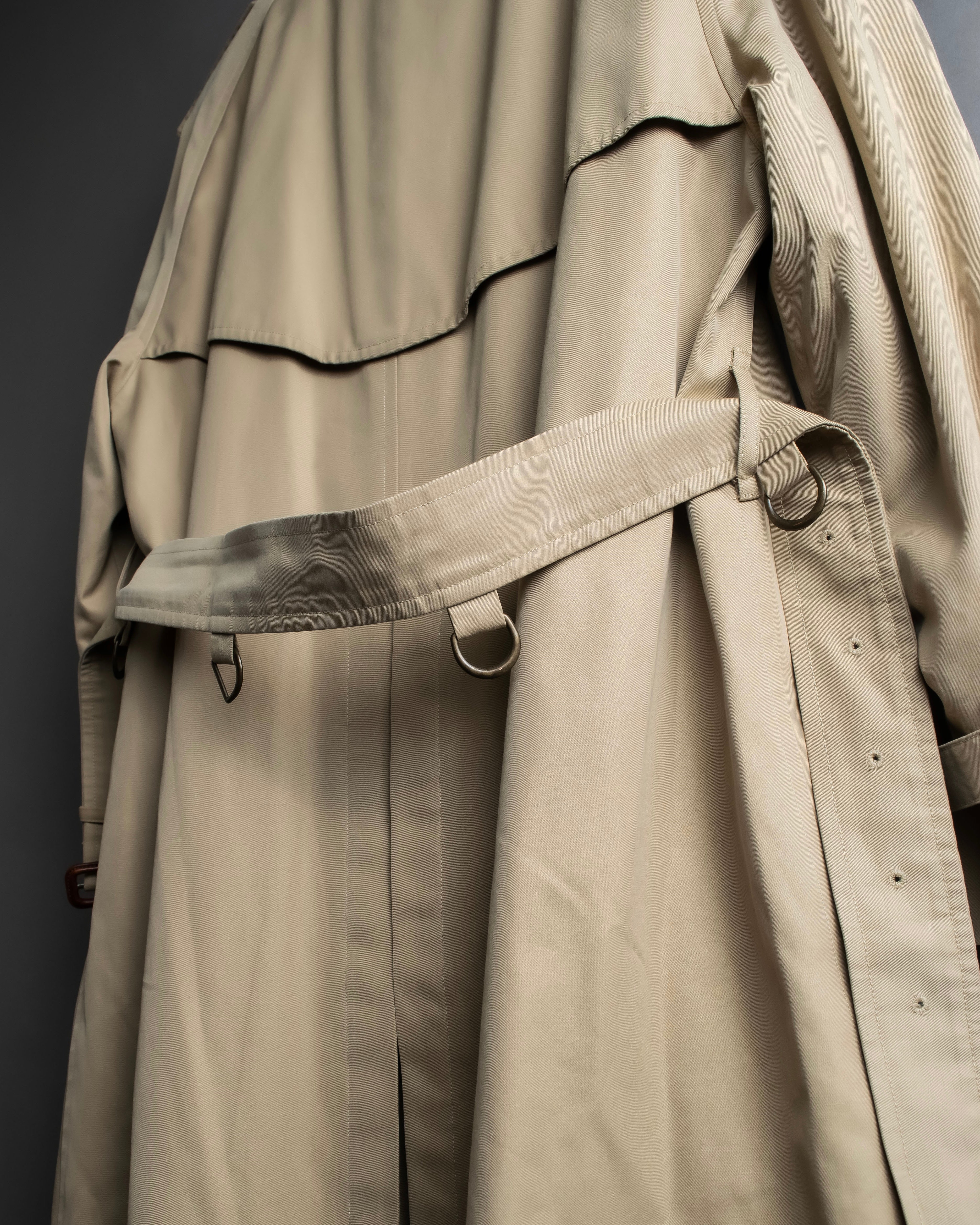 "BURBERRYS" Military detail classic trench coat