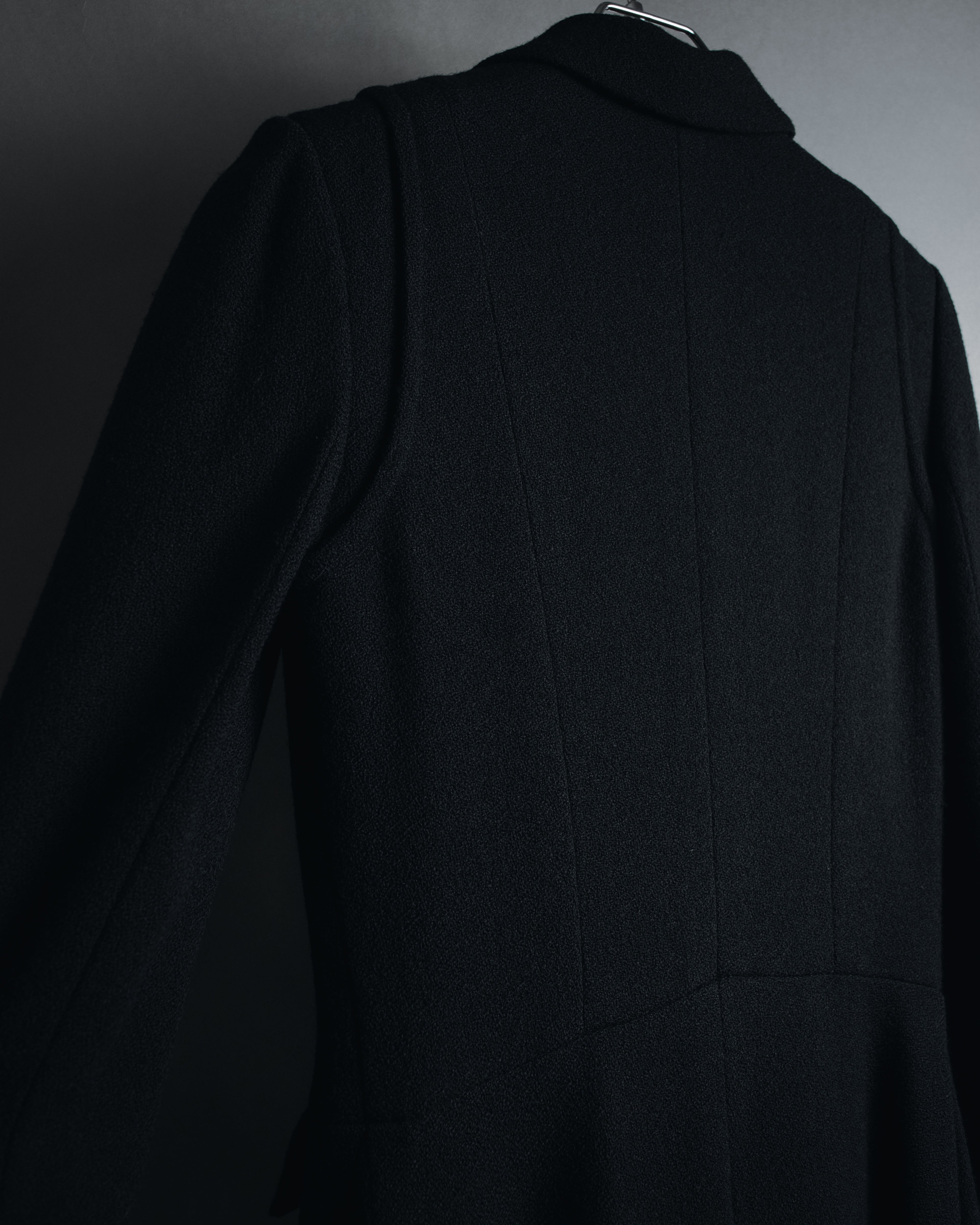 –SPECIAL– "CHANEL" 04SS sculpted princess-line wool crepe coat