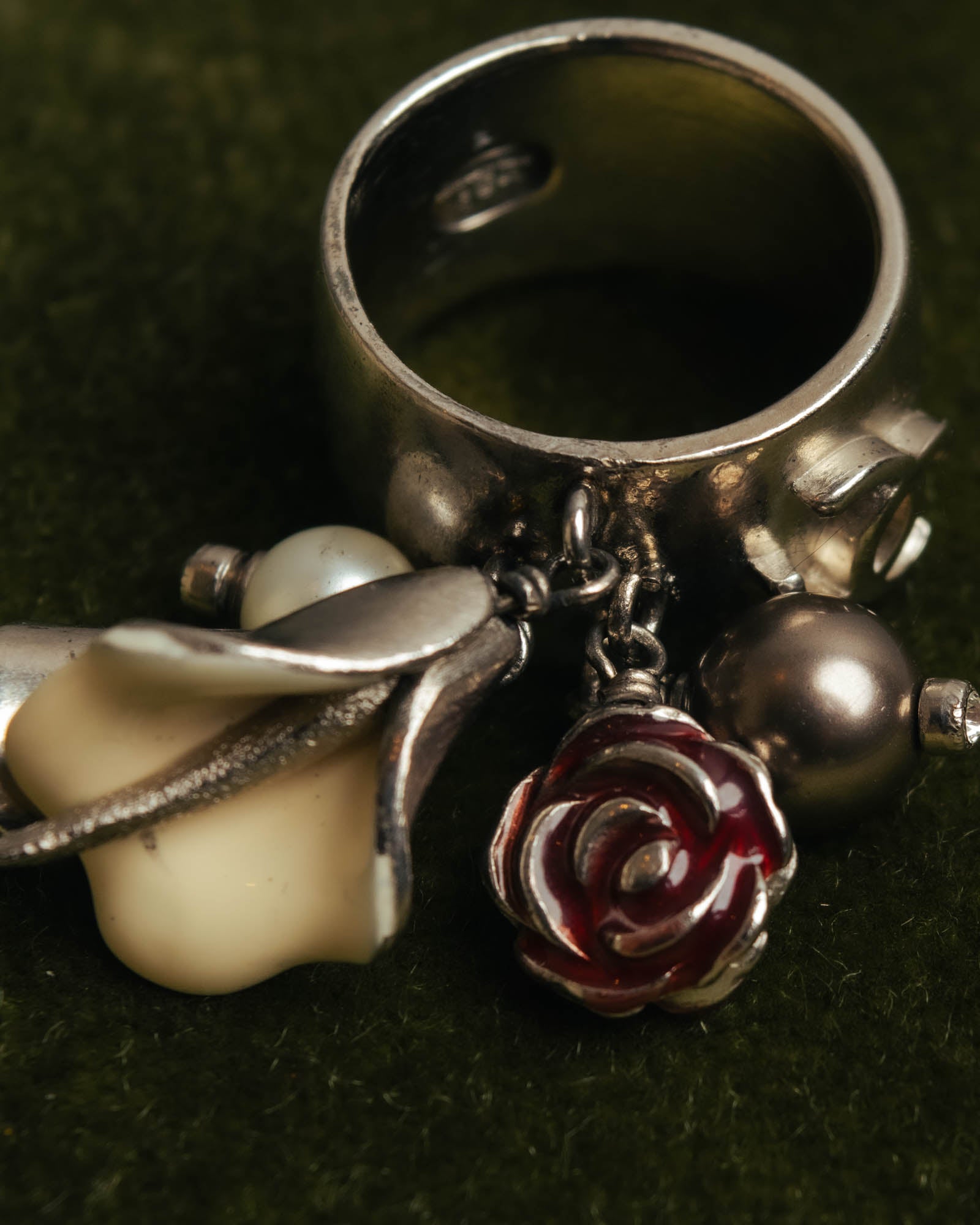 -SPECIAL- “CHANEL” 2005AW charm flower ring
