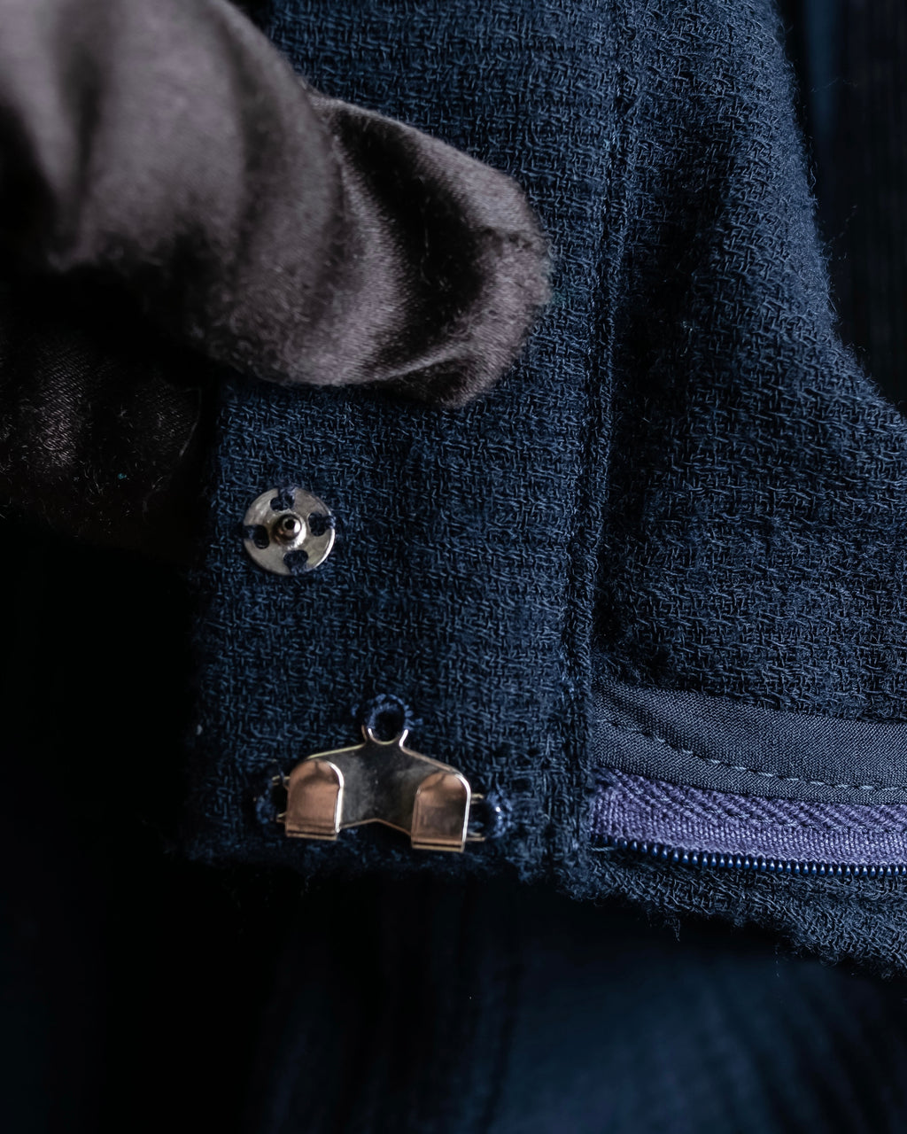 "VALENTINO GARAVANI BOUTIQUE"
Cleric design shirt jacket & tapered slacks set up