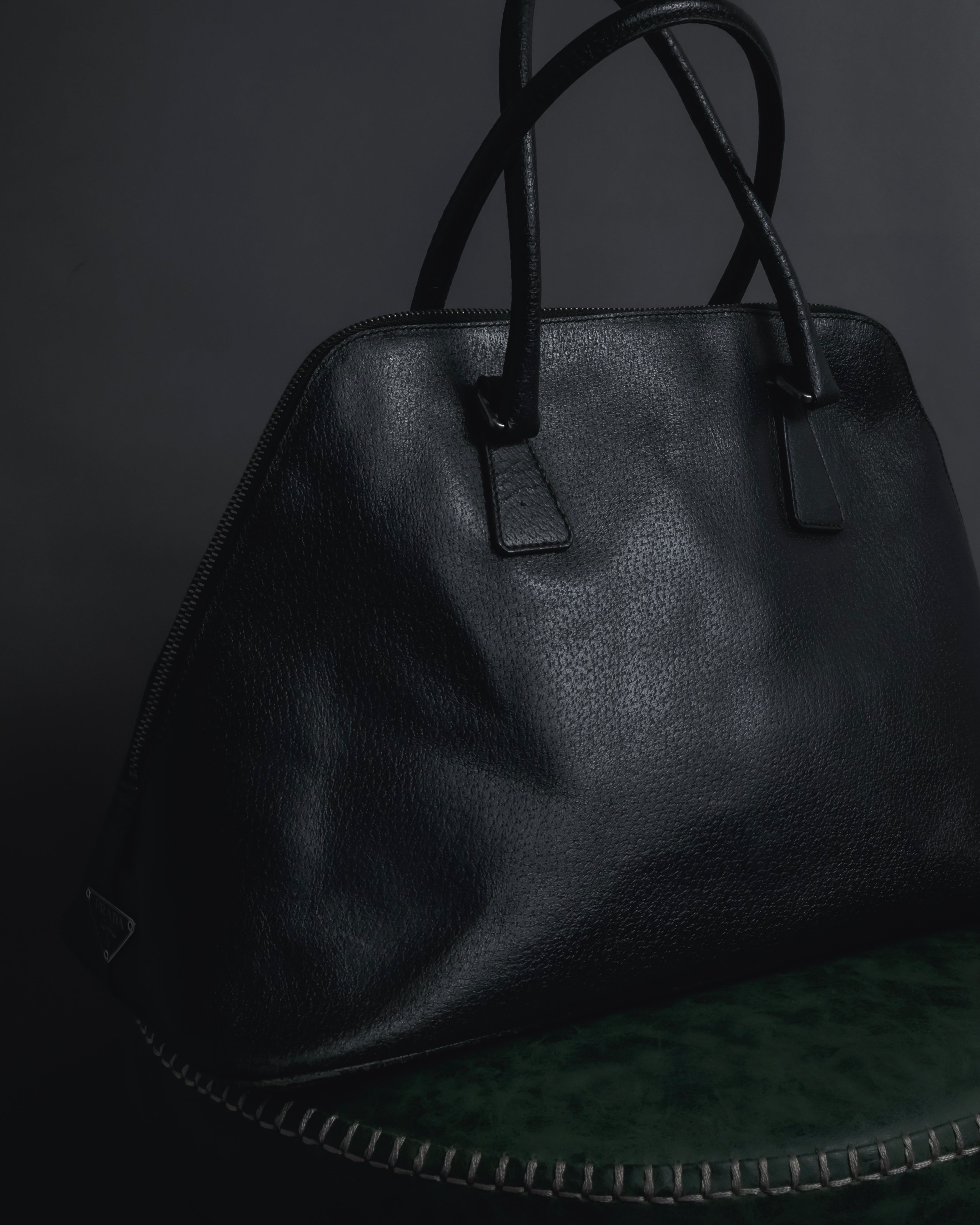 "PRADA" 90’s-00’s Vitello daino leather doctor bag