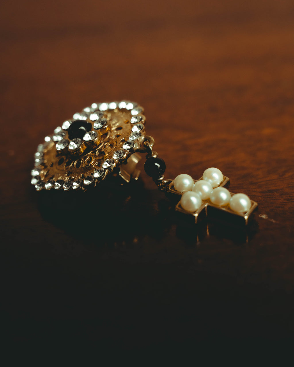 –SPECIAL– "VALENTINO" 80's-90's Ornate clip-on drop earrings