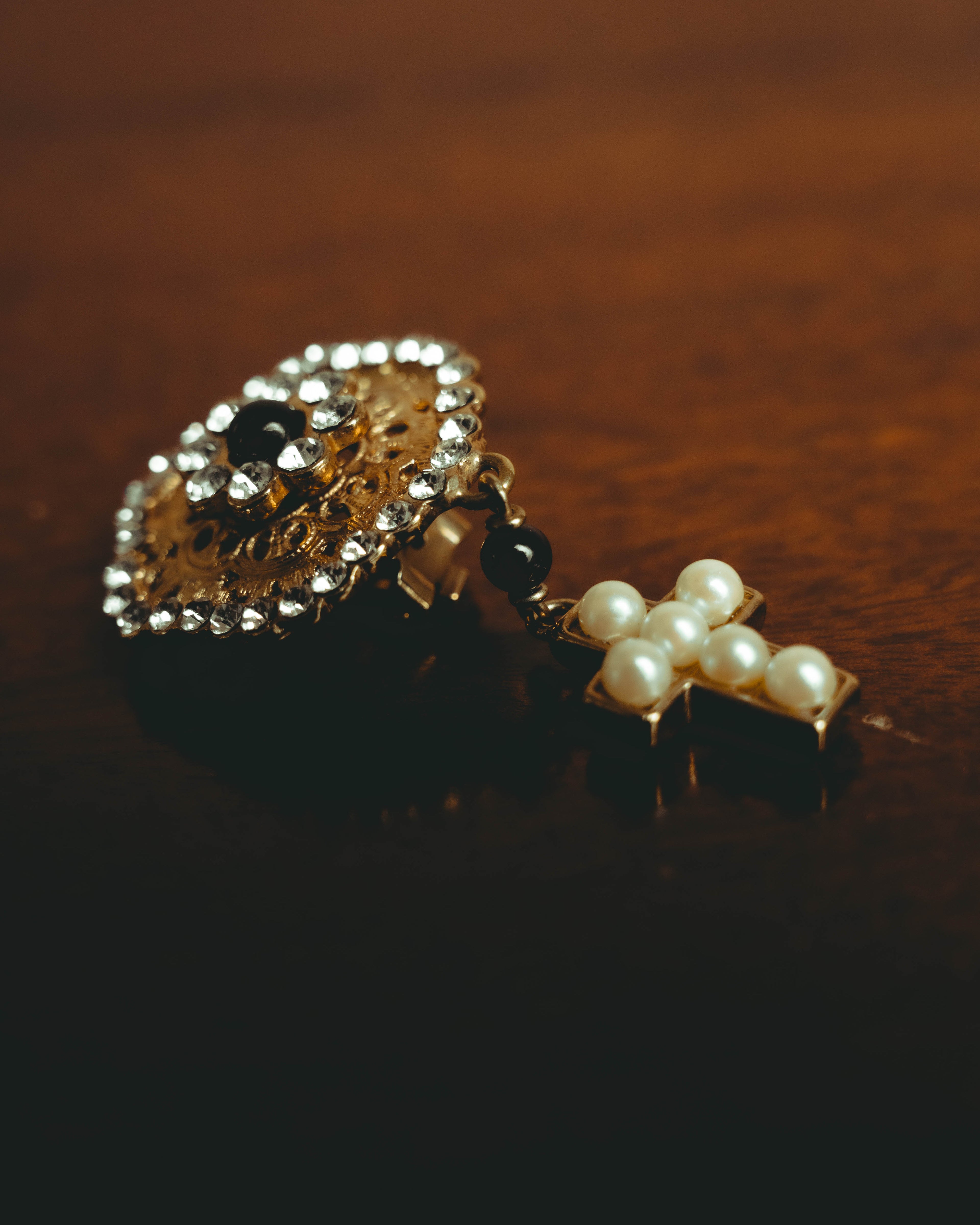 –SPECIAL– "VALENTINO" 80's-90's Ornate clip-on drop earrings