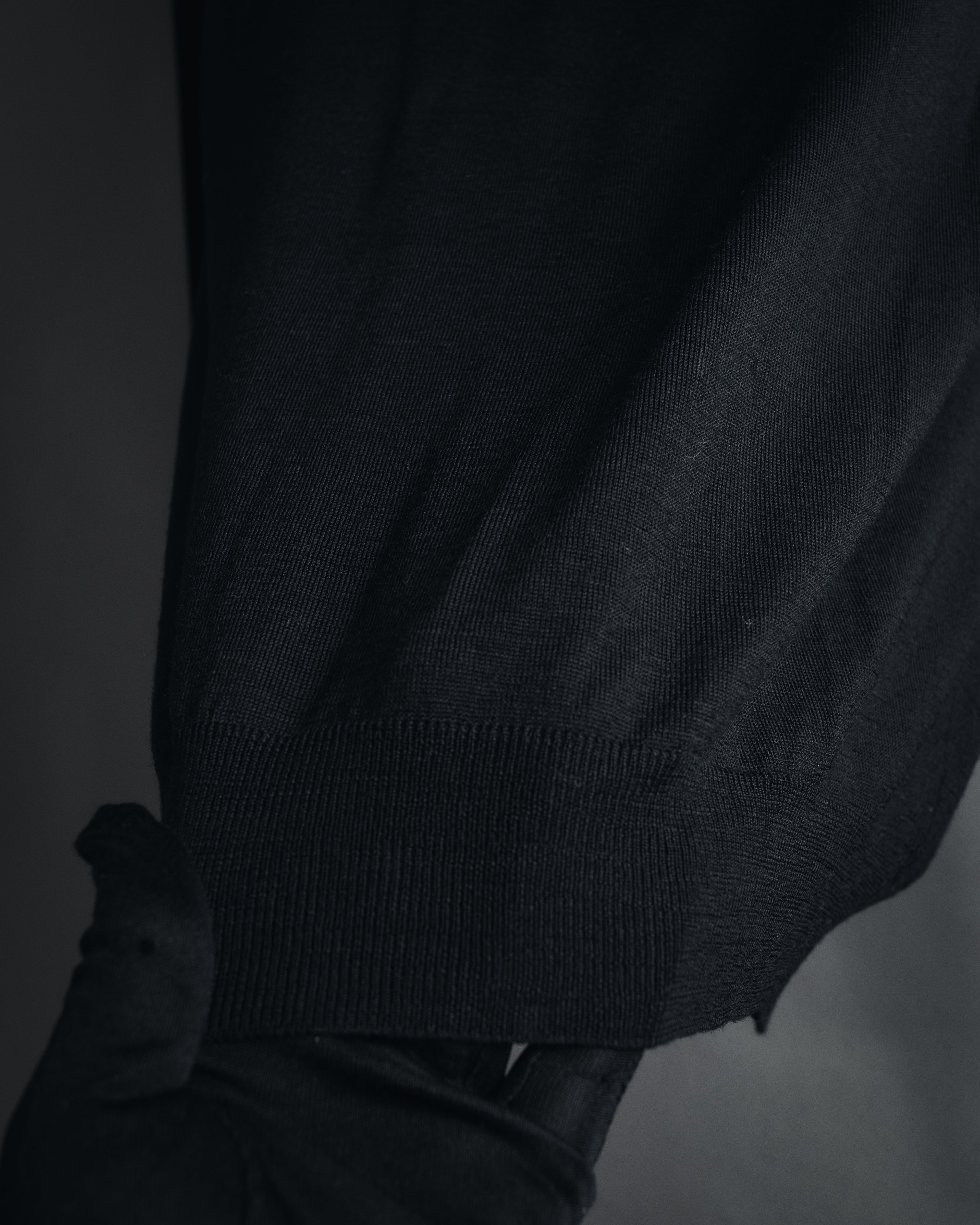 "JIL SANDER" 10’s minimalist satin covered buttons
wool cardigan