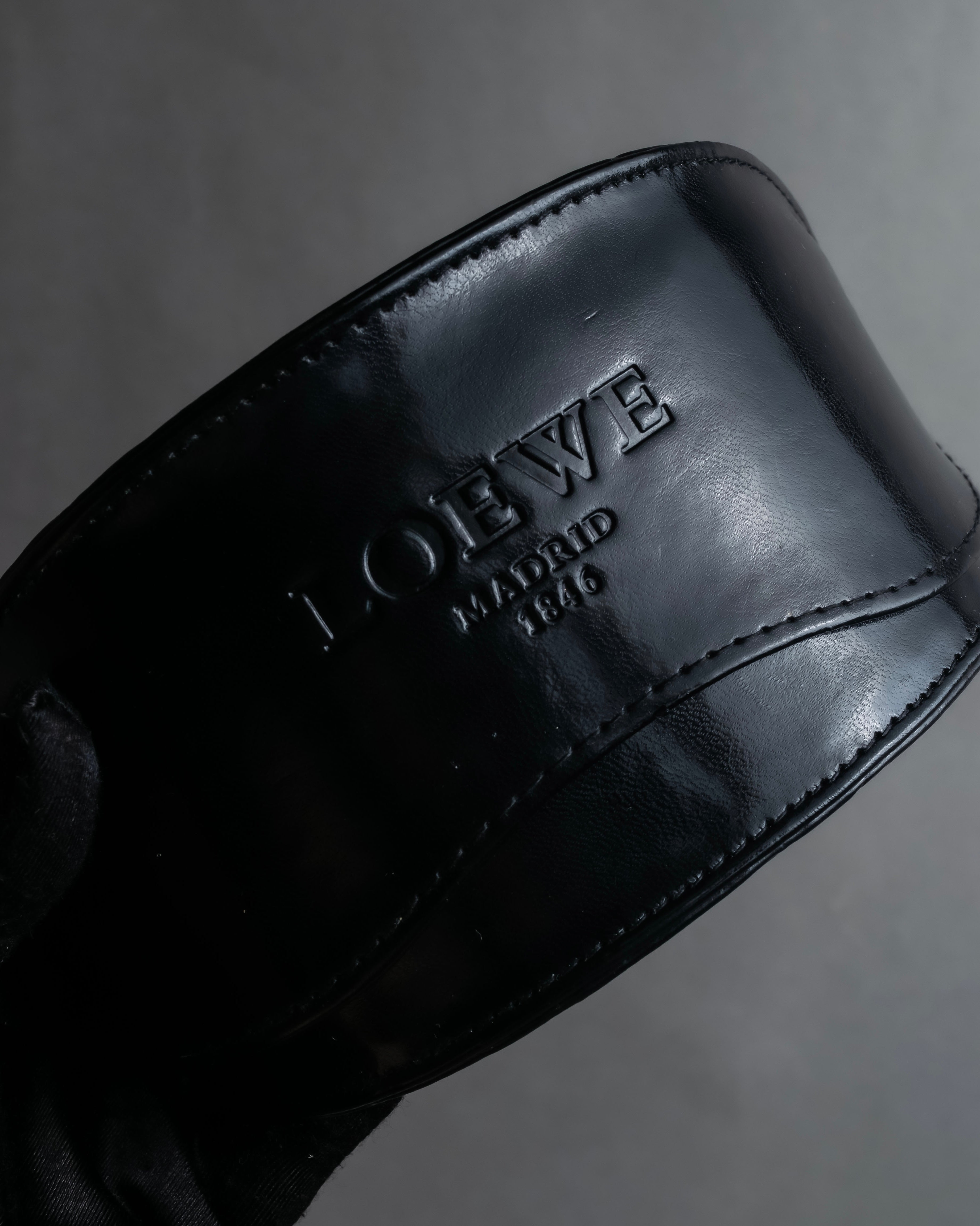 "LOEWE" Anagram logo engraved oval sunglasses