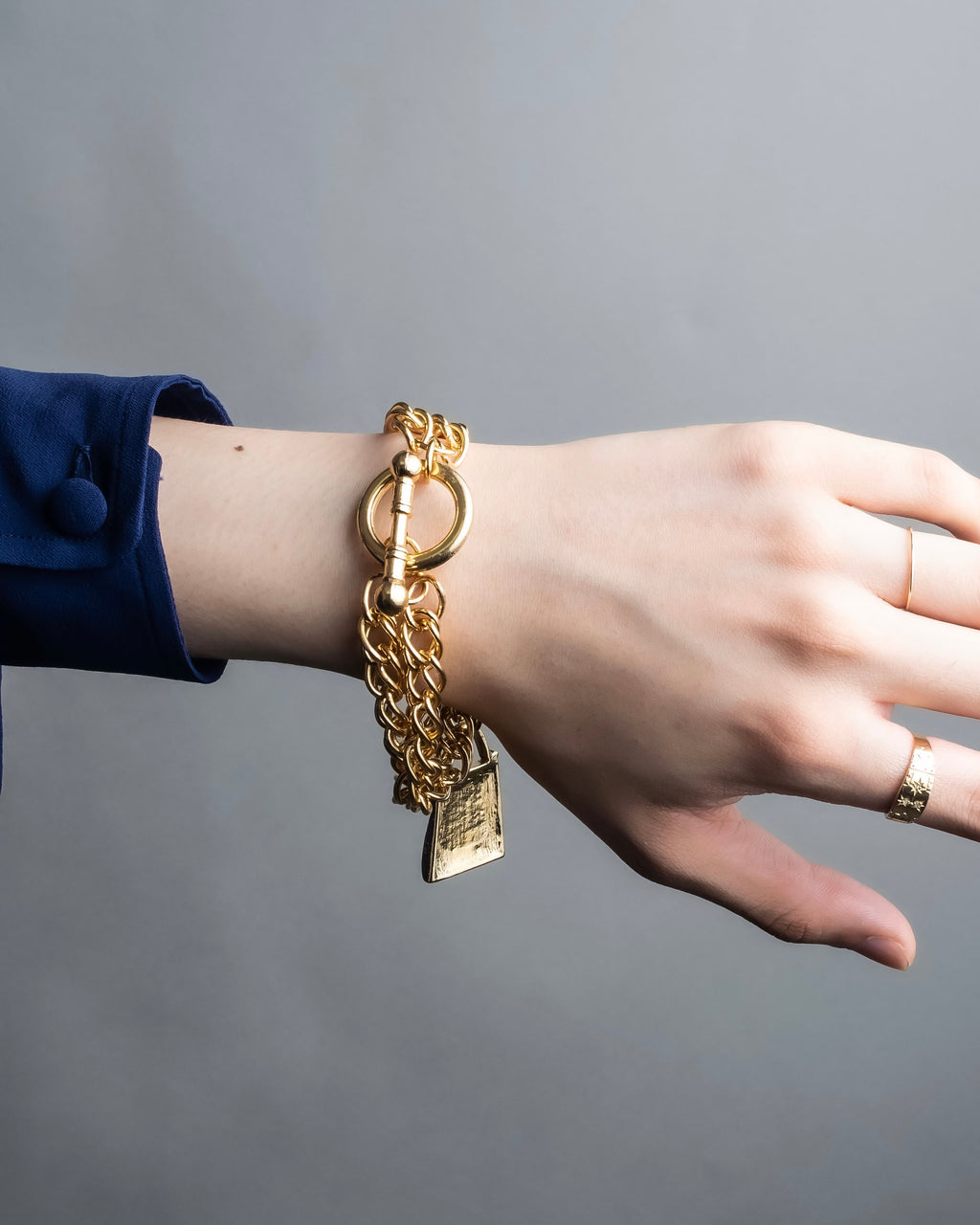 "Karl Lagerfeld" Bag charm mantel chain bracelet