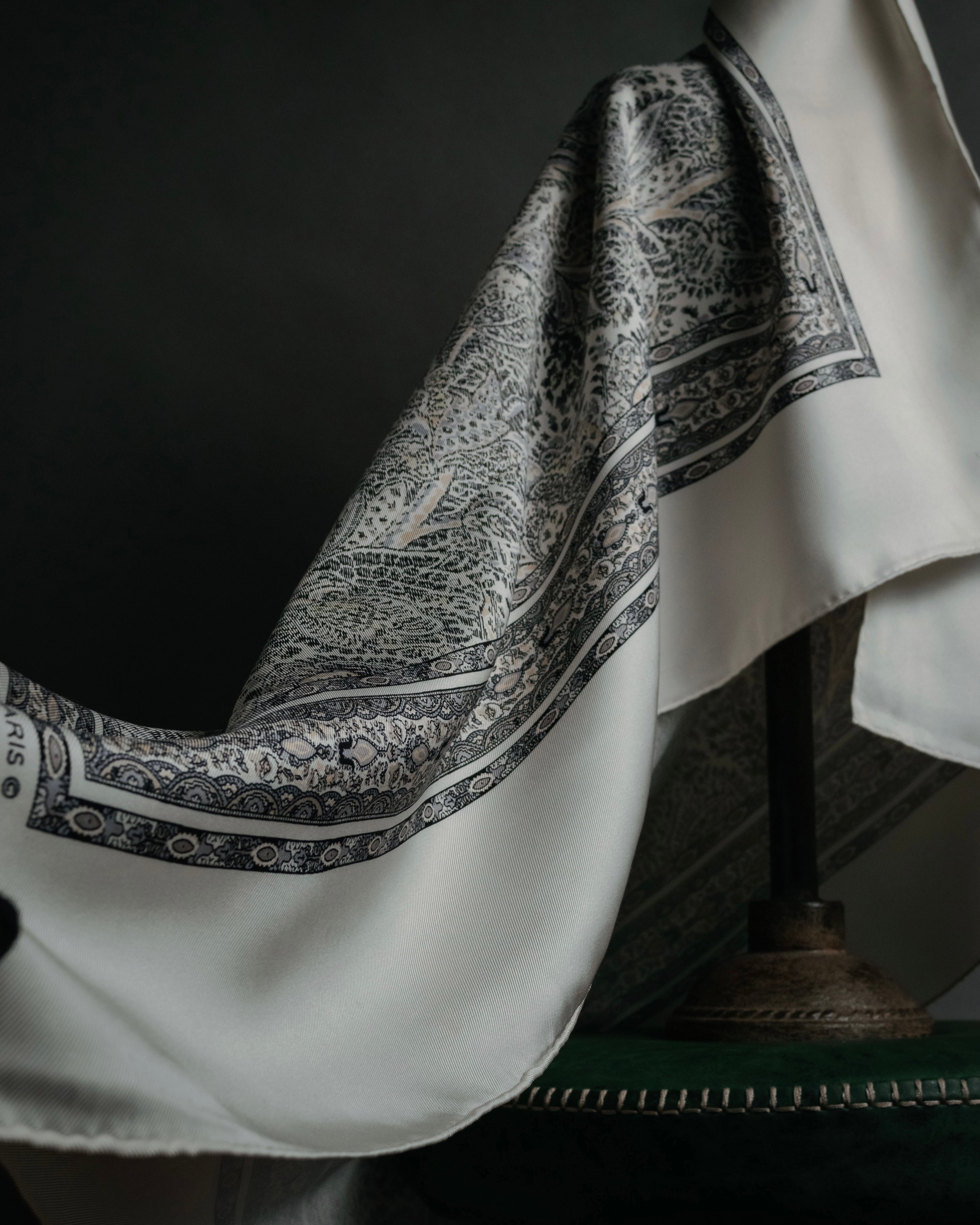 “HERMES” 1995–2005 Paisley botanical silk twill carré scarf