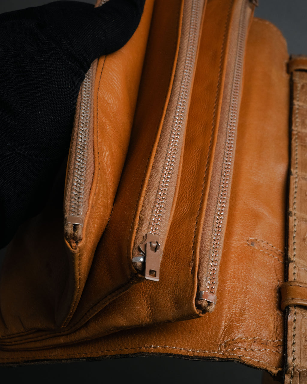 “CELINE” 80’s Hornback crocodile shoulder bag