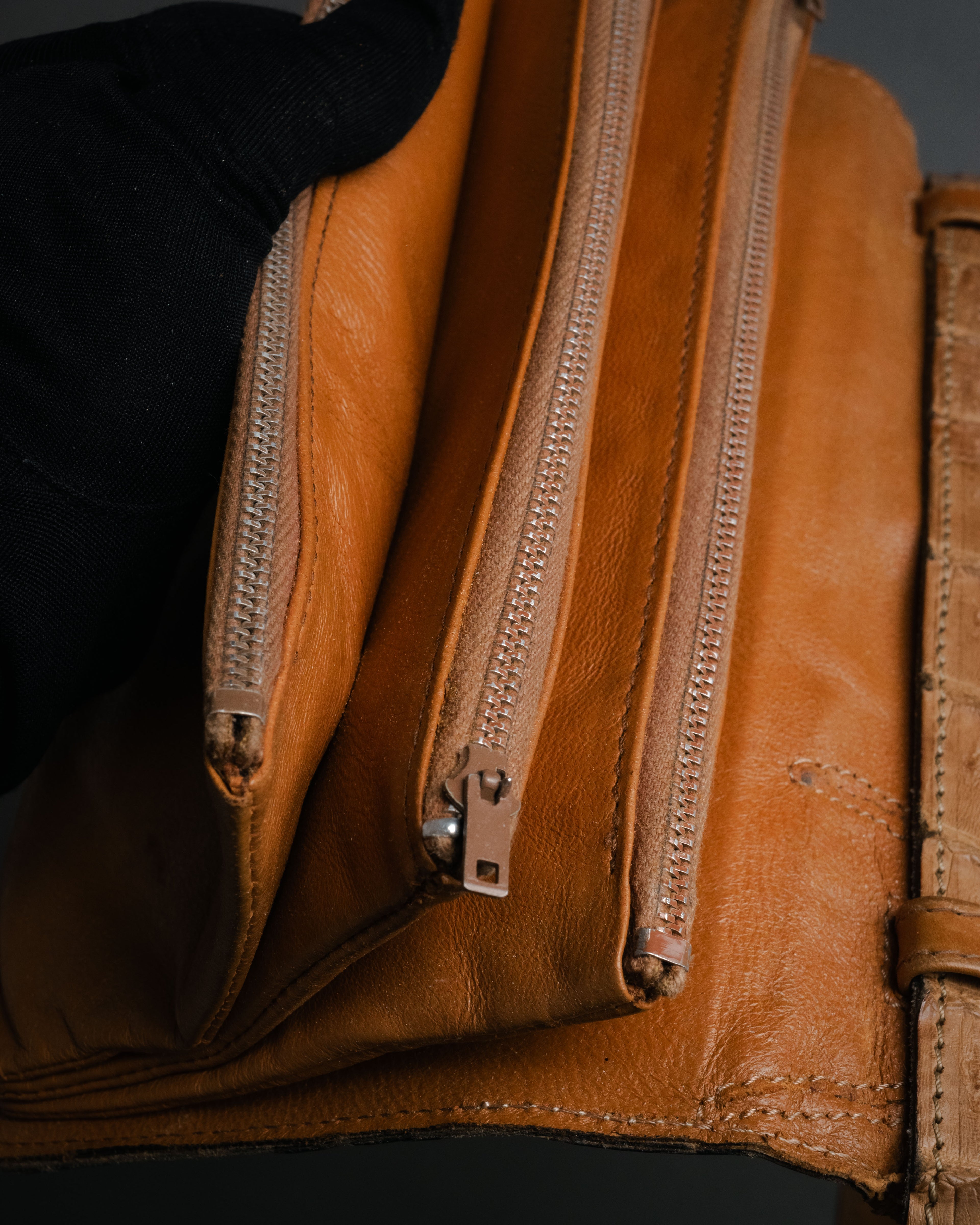 “CELINE” 80’s Hornback crocodile shoulder bag