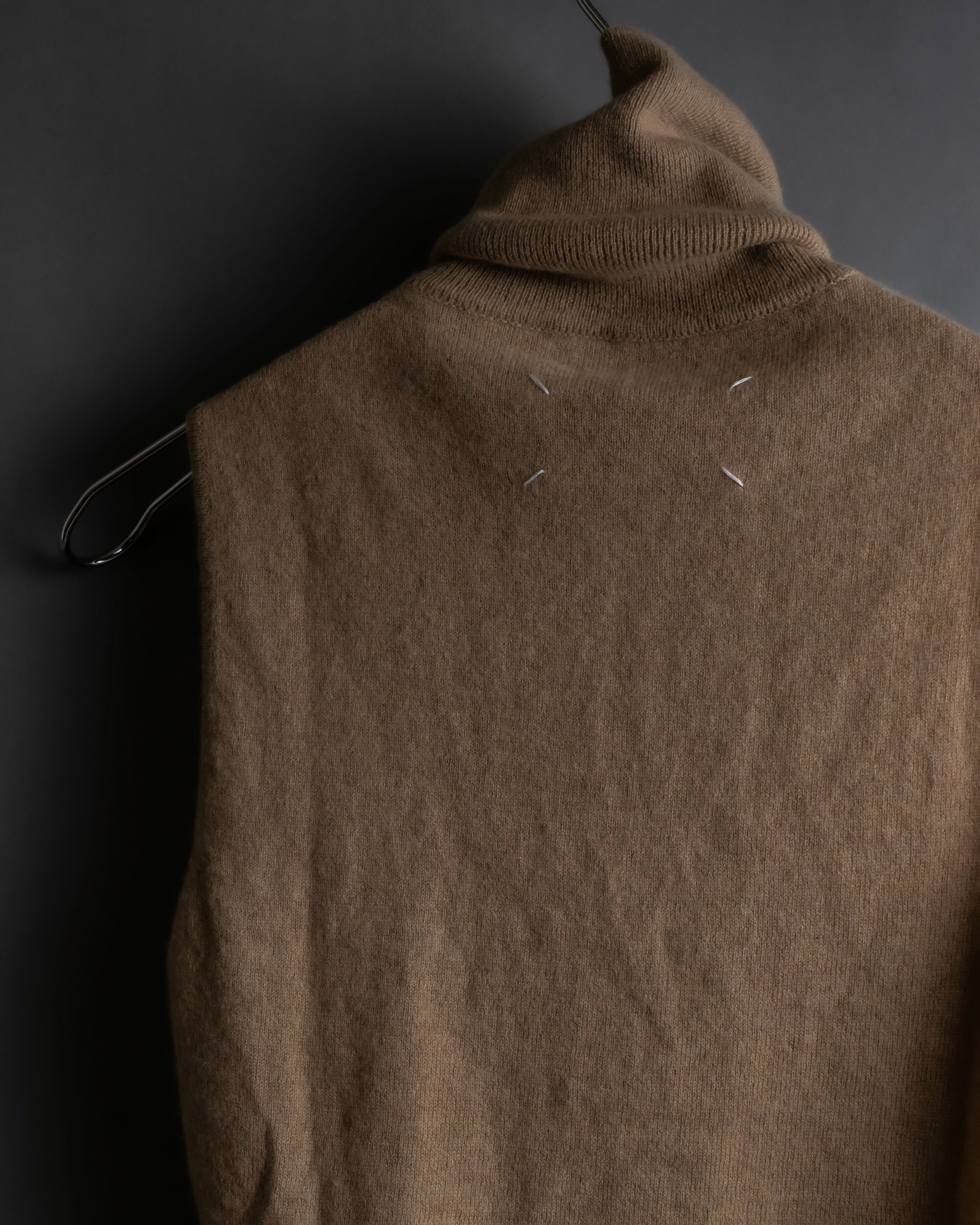 "MAISON MARGIELA" Beige color turtleneck sleeveless wool knit