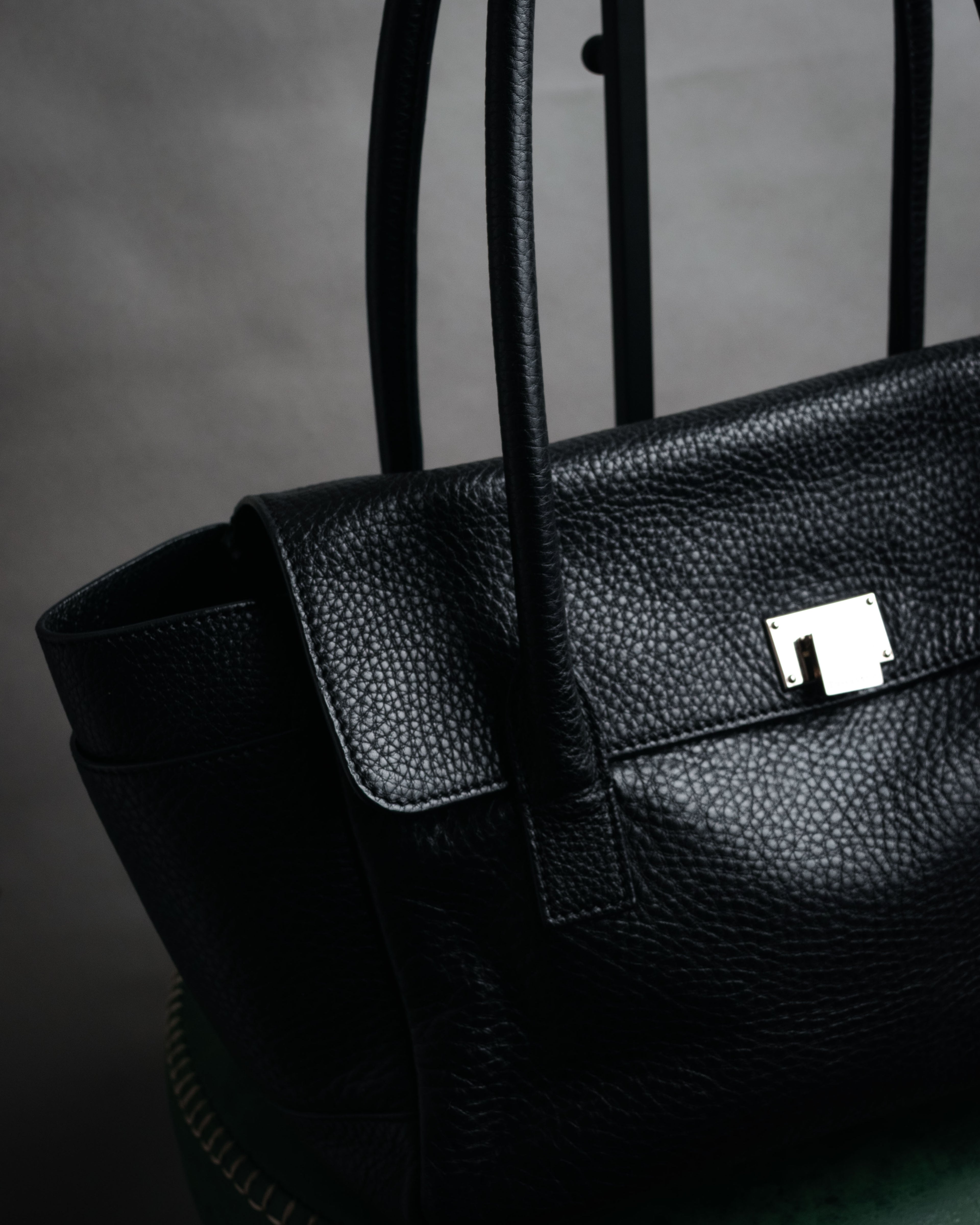 “TIFFANY & CO.” 2010’s Grained leather chain shoulder bag