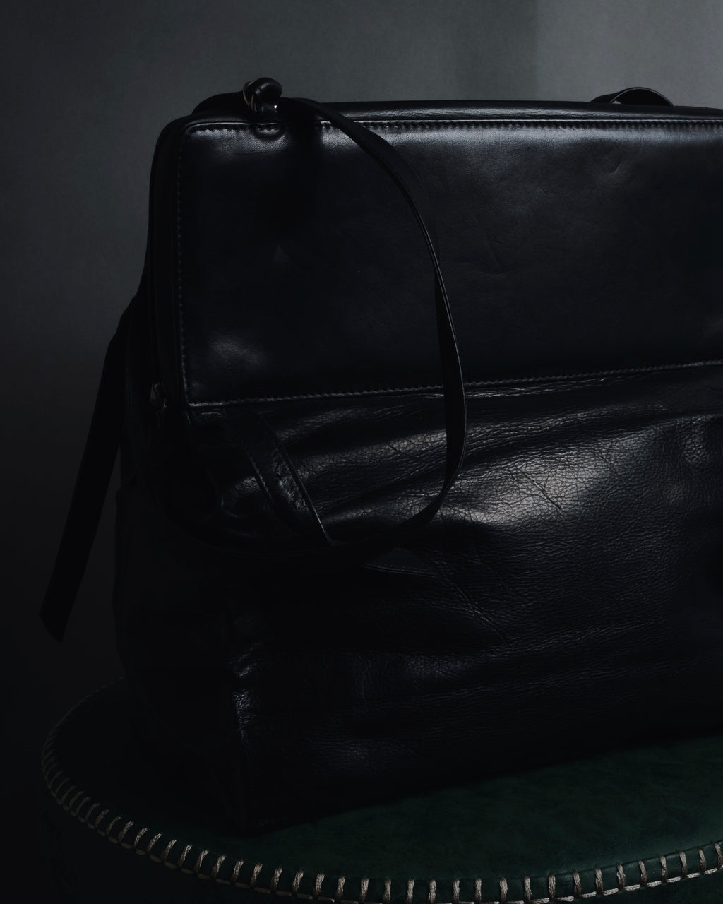 –SPECIAL– "ANN DEMEULEMEESTER" 2010-2013 Transformable roll-top vitello leather bag