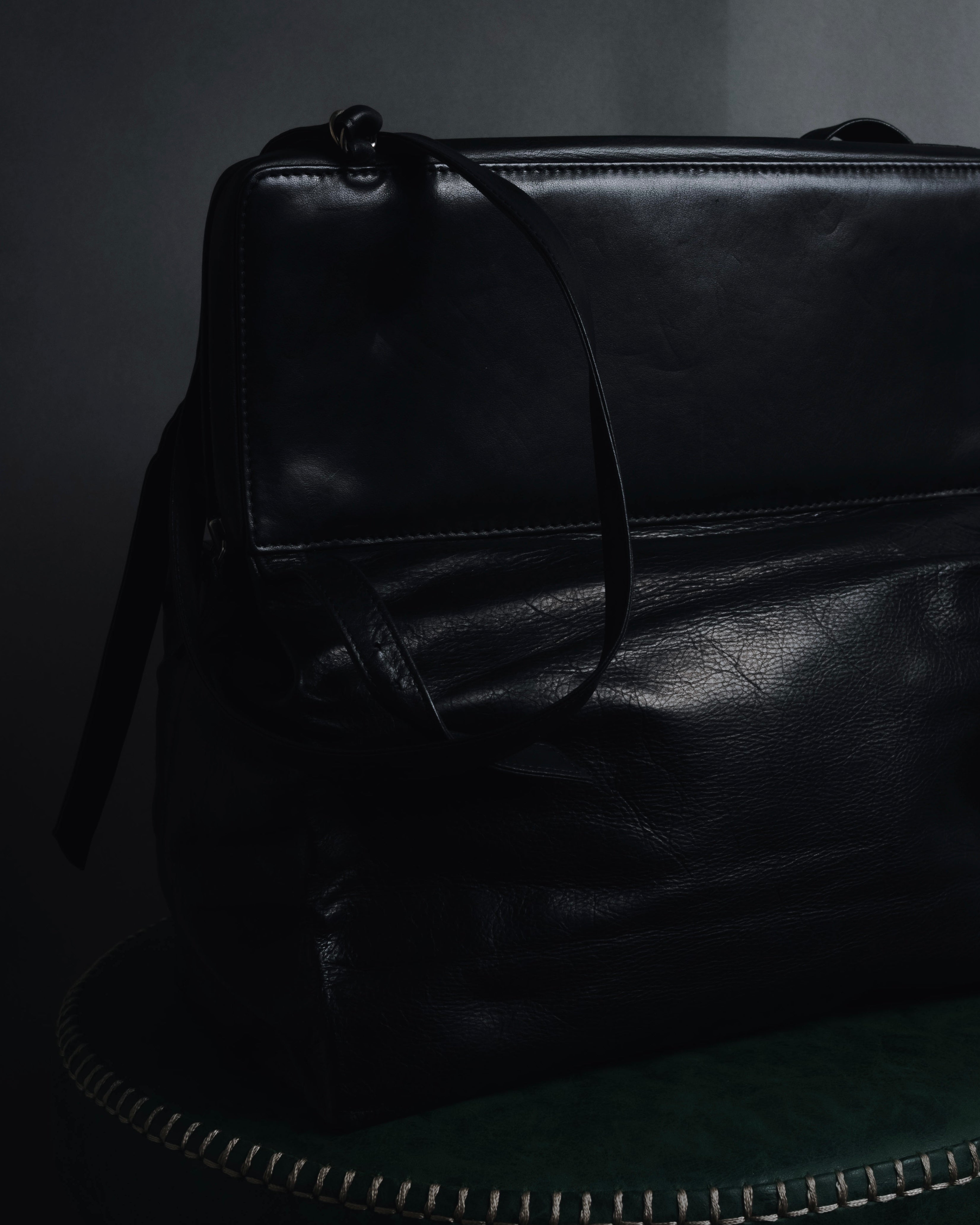 –SPECIAL– "ANN DEMEULEMEESTER" 2010-2013 Transformable roll-top vitello leather bag