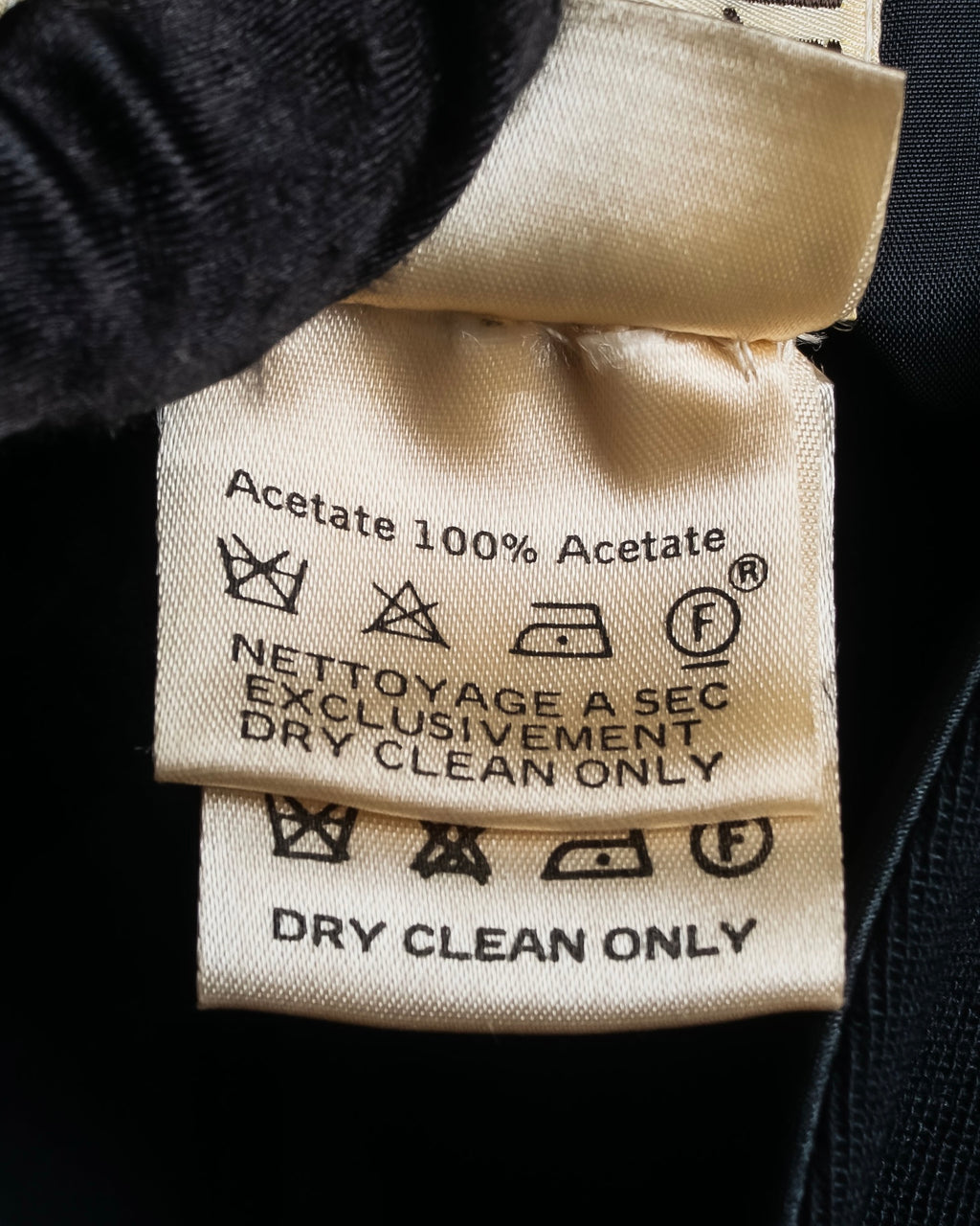 "HERMES" Ribbon scarf detail shaped coat