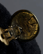 "CHANEL" Coco mark engraved gold earring