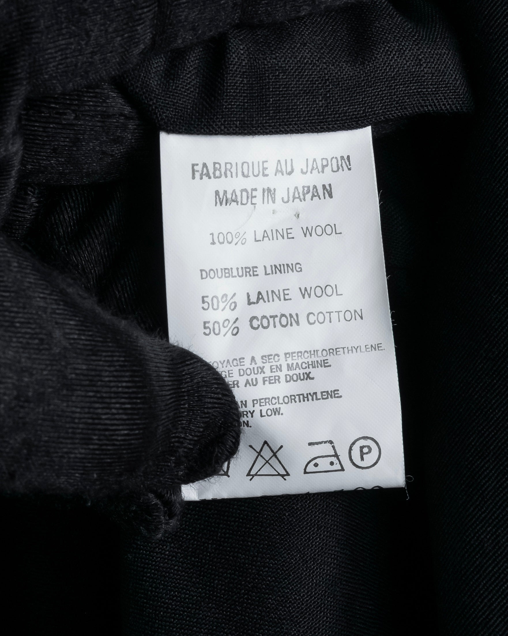 "Y's" Sharp lapel draping tailored coat