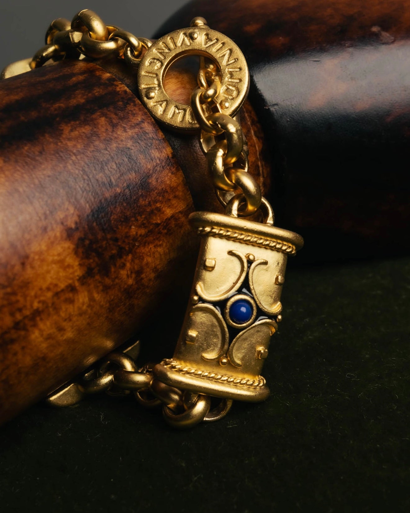 “Vintage“ 80's-90's Cabochon ornament bracelet