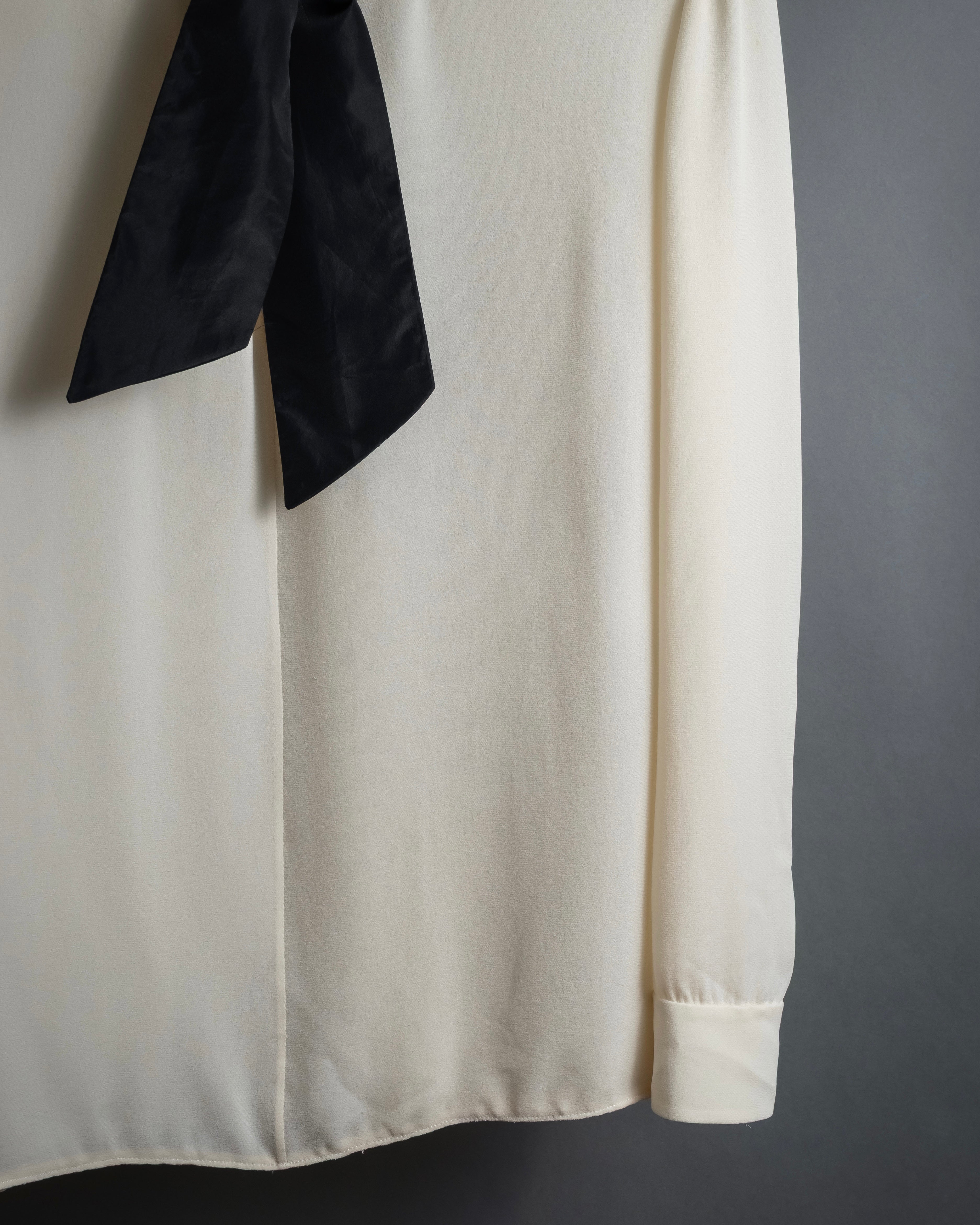 "VALENTINO" Gathered detail ribbon bow tie pullover